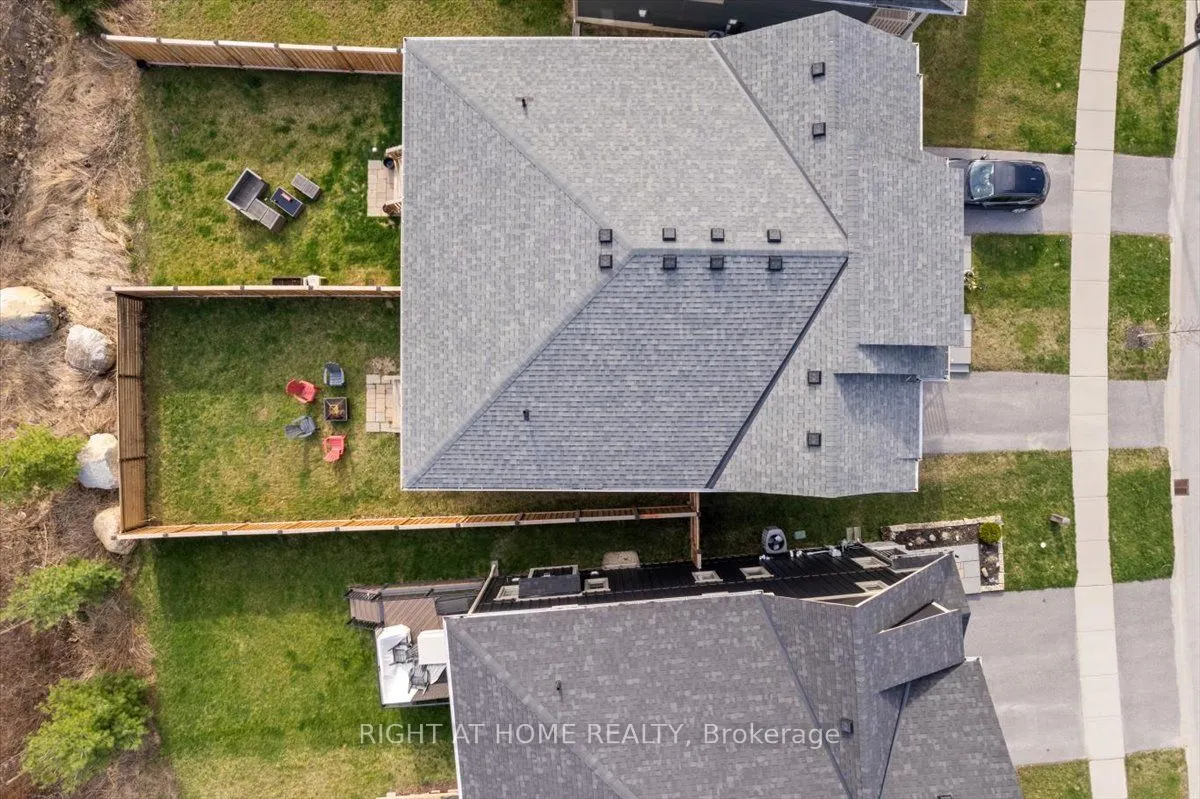 206 Yellow Birch Crescent