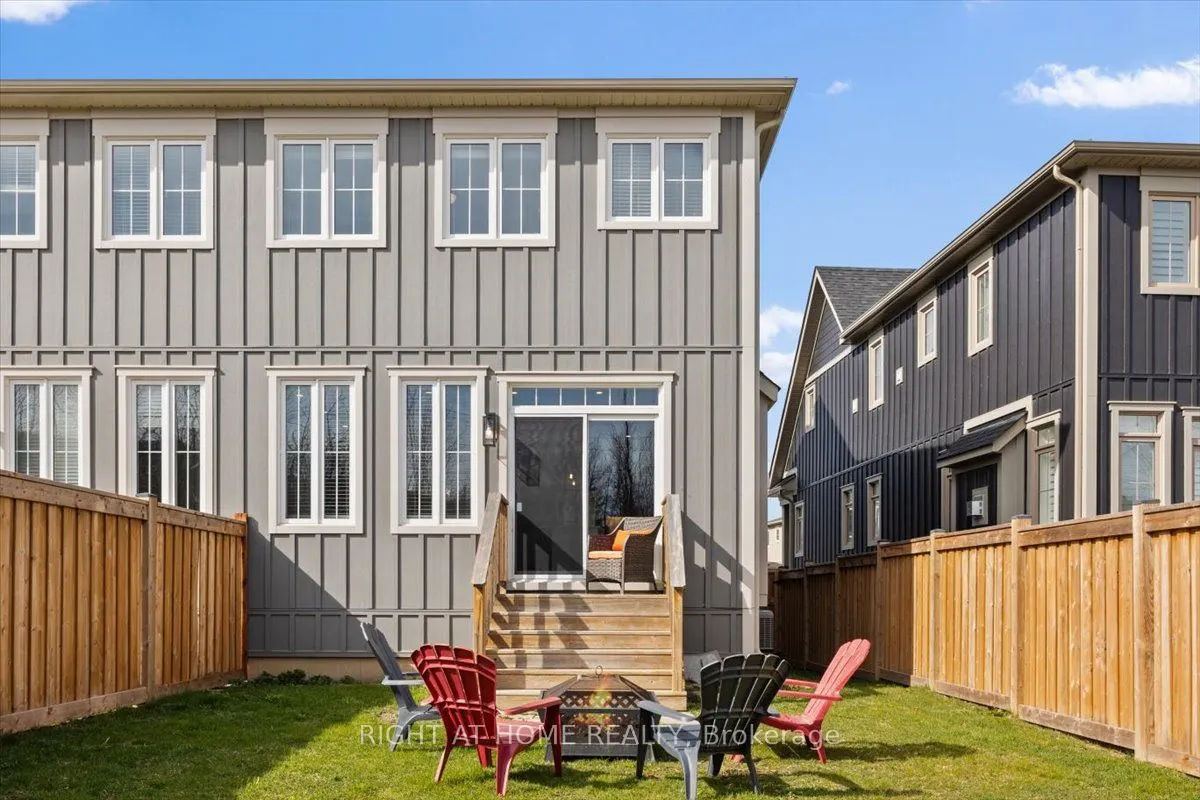 206 Yellow Birch Crescent
