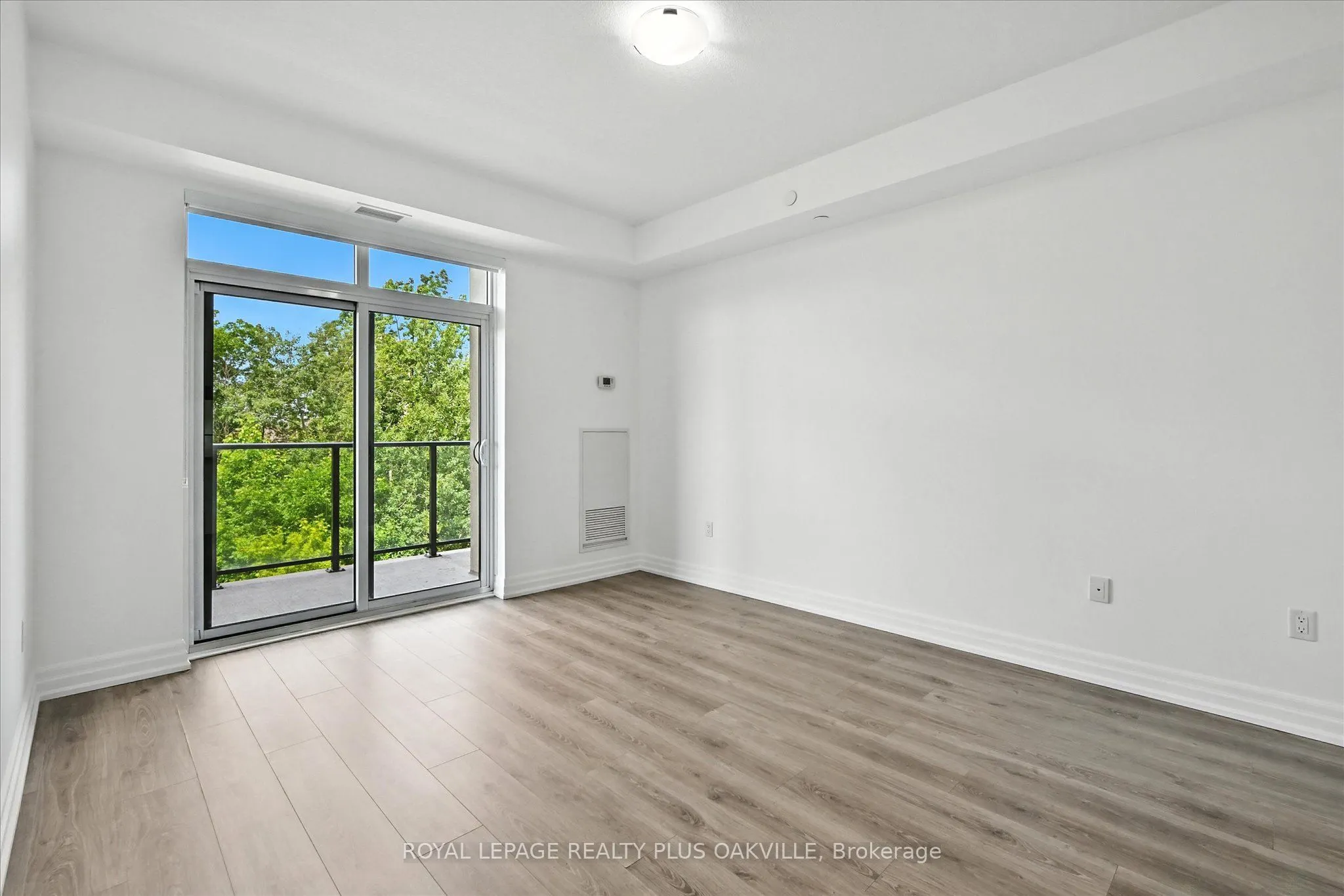 125 Shoreview Place, #316