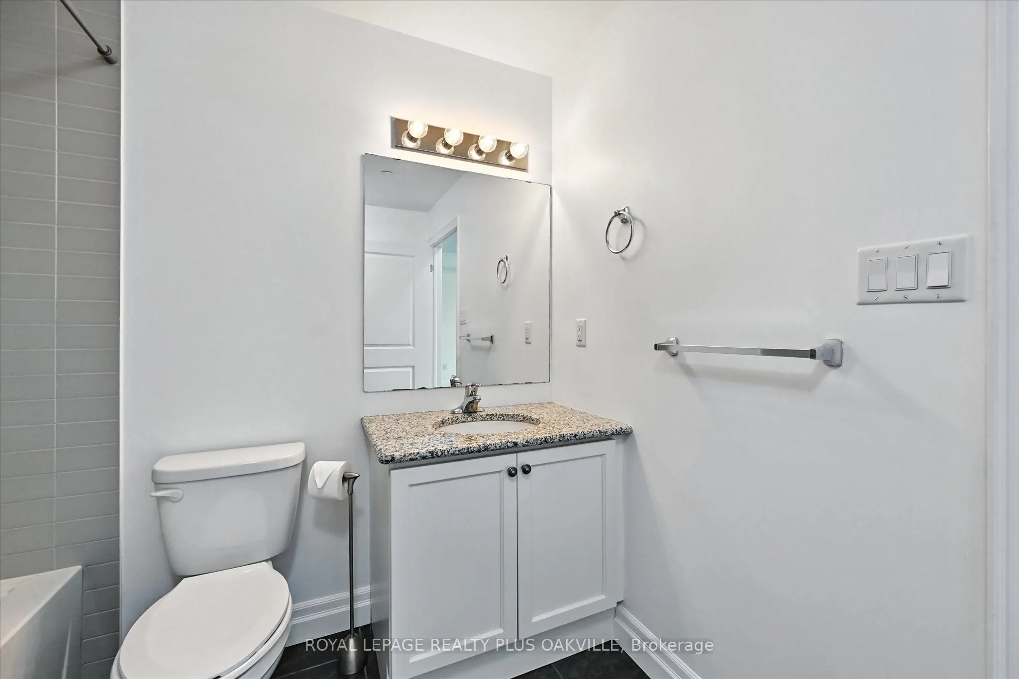 125 Shoreview Place, #316