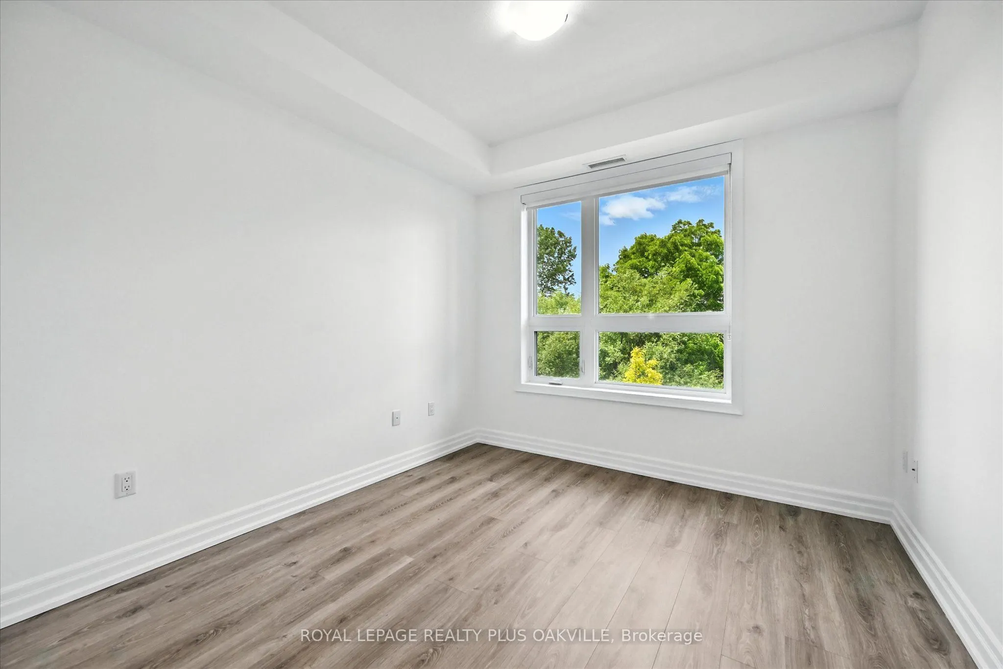125 Shoreview Place, #316