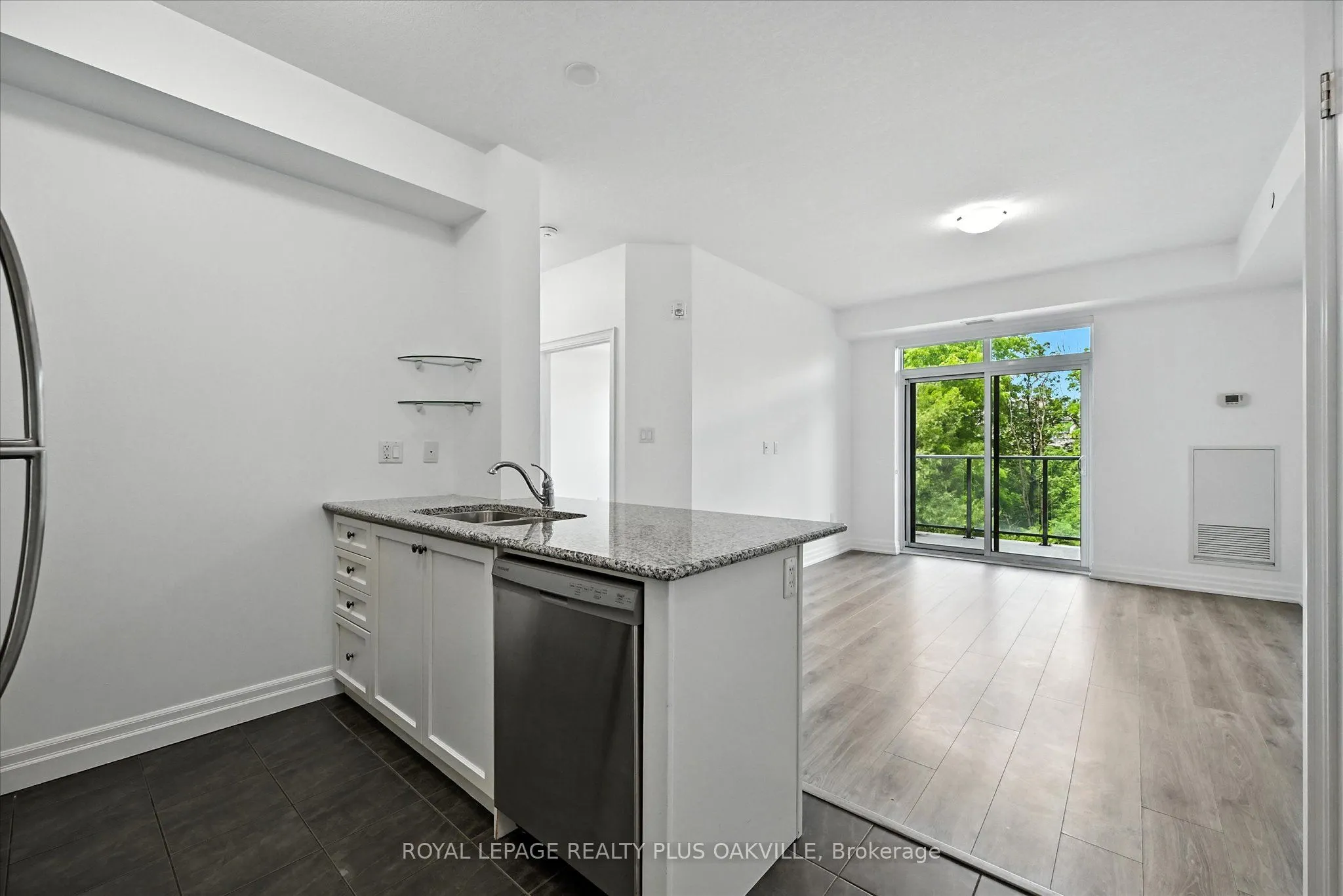 125 Shoreview Place, #316