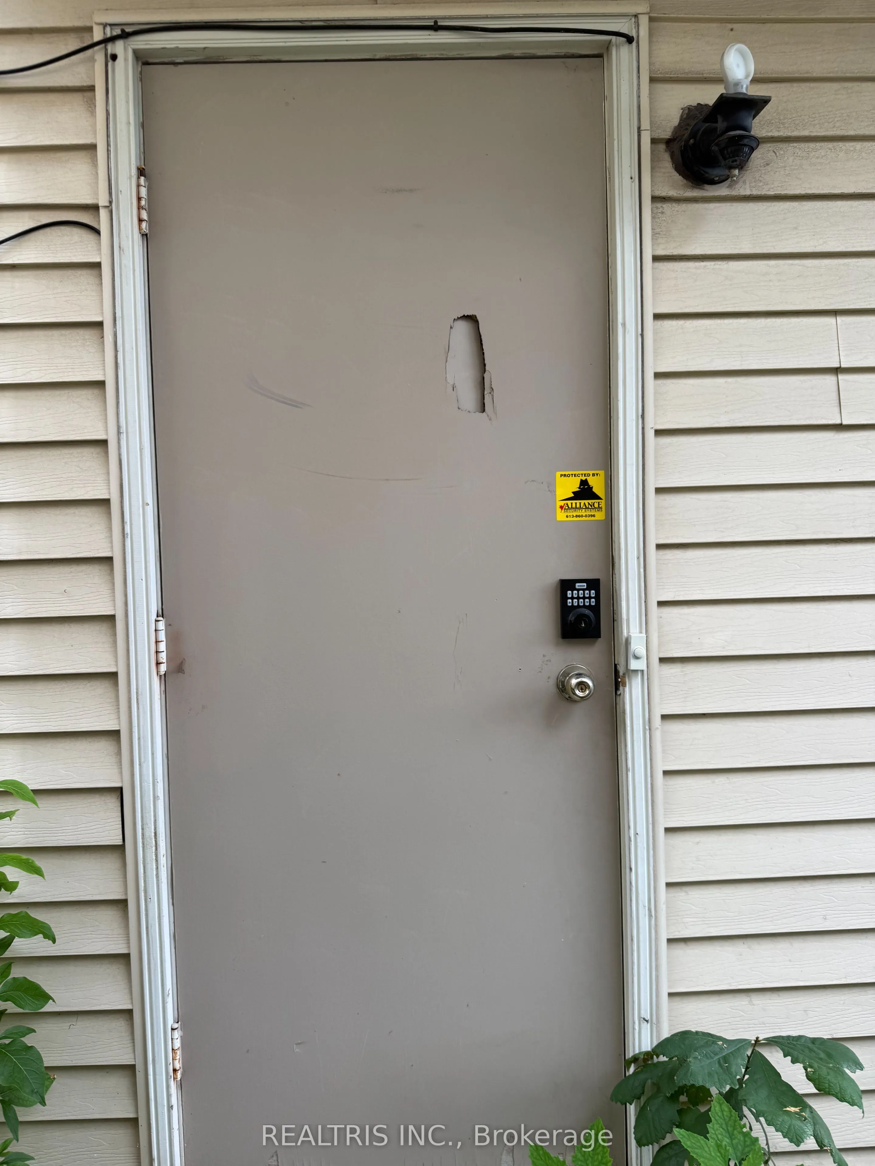 1905 Des Epinettes Avenue