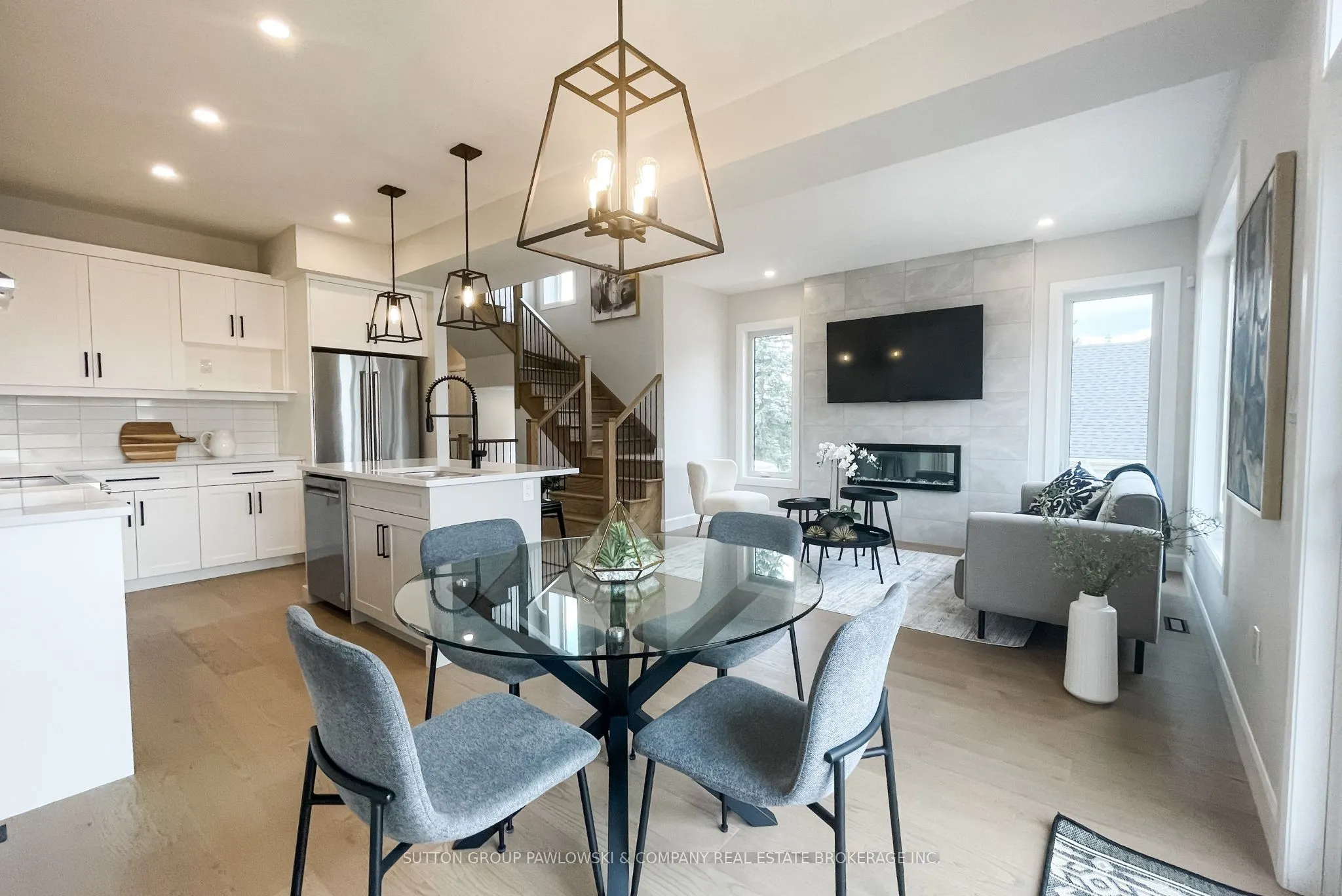 414 Old Wonderland Road #33