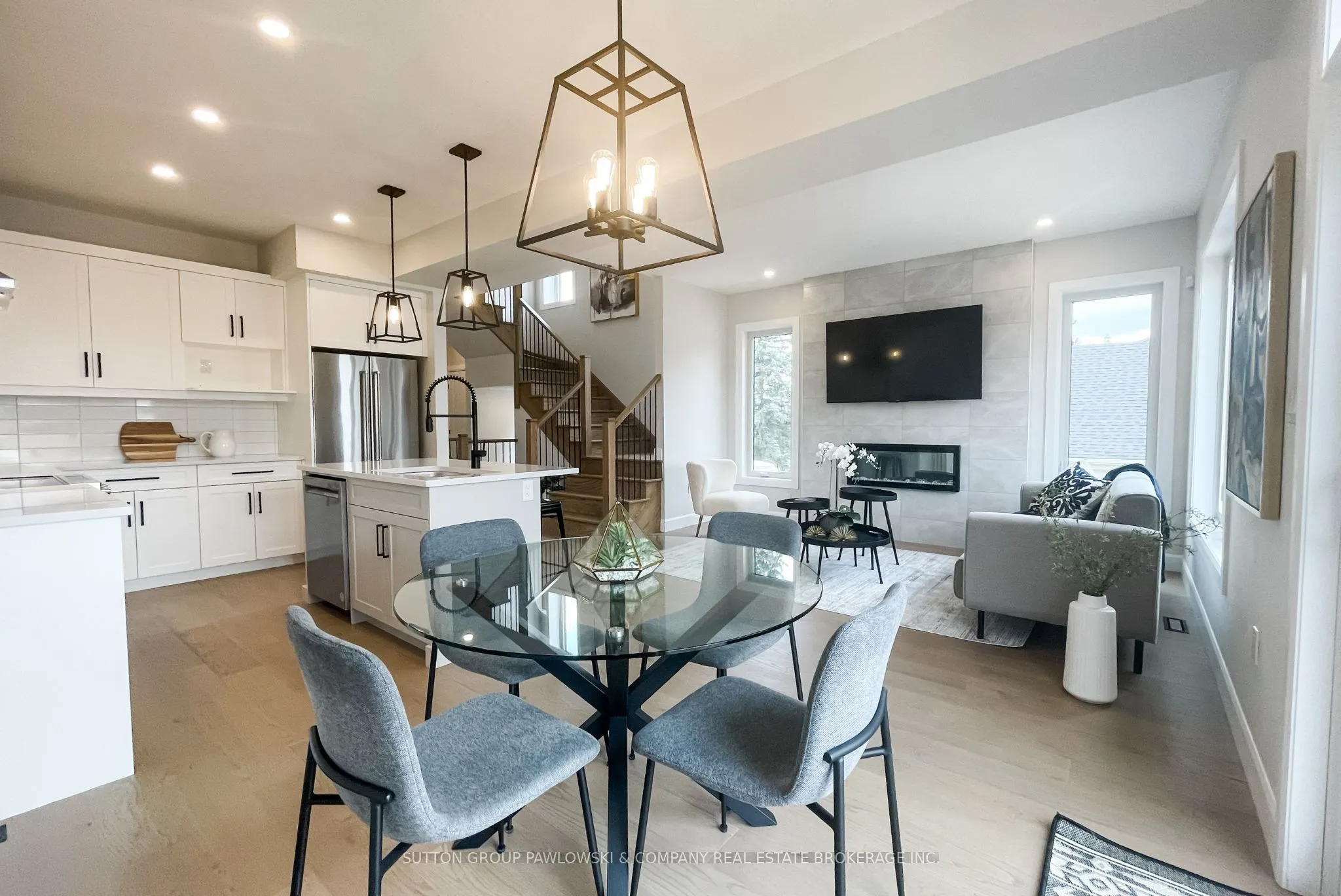 414 Old Wonderland Road #1
