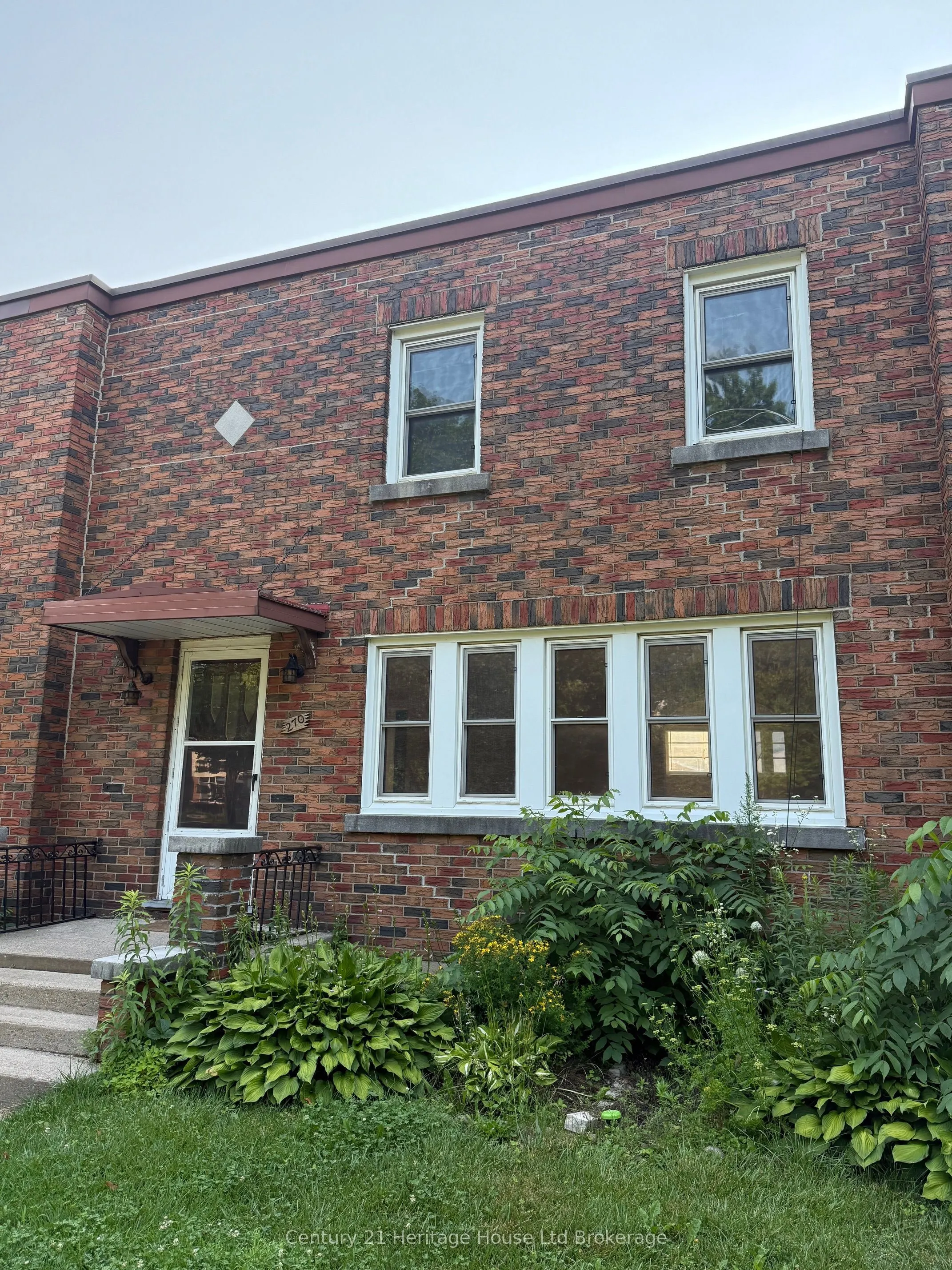 270 Vansittart Avenue