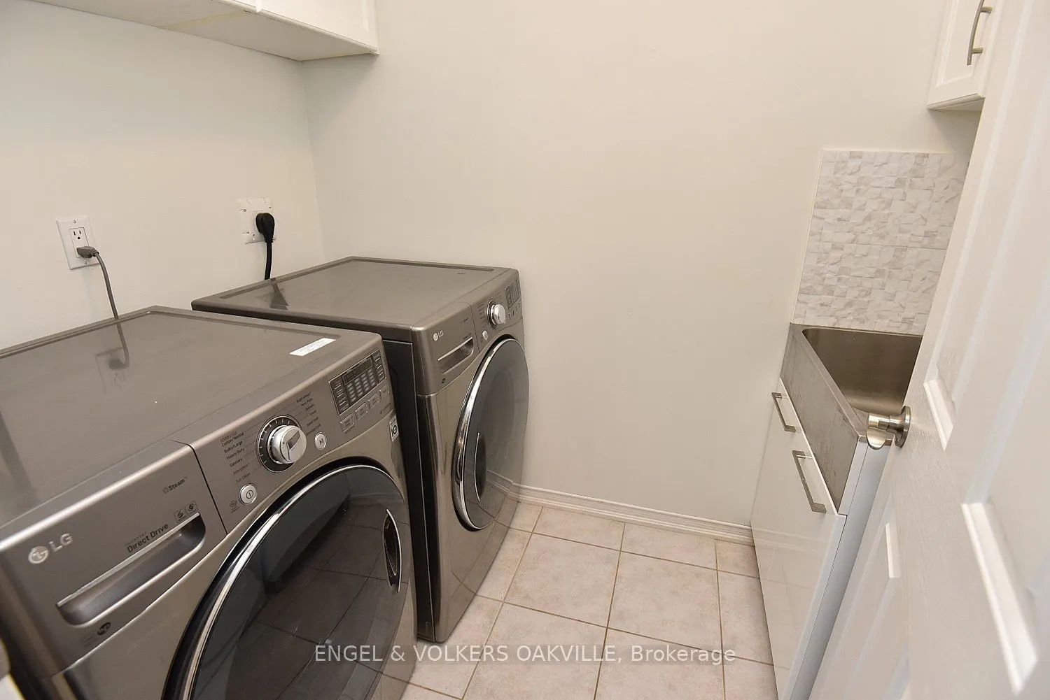 28 Waterwheel Crescent