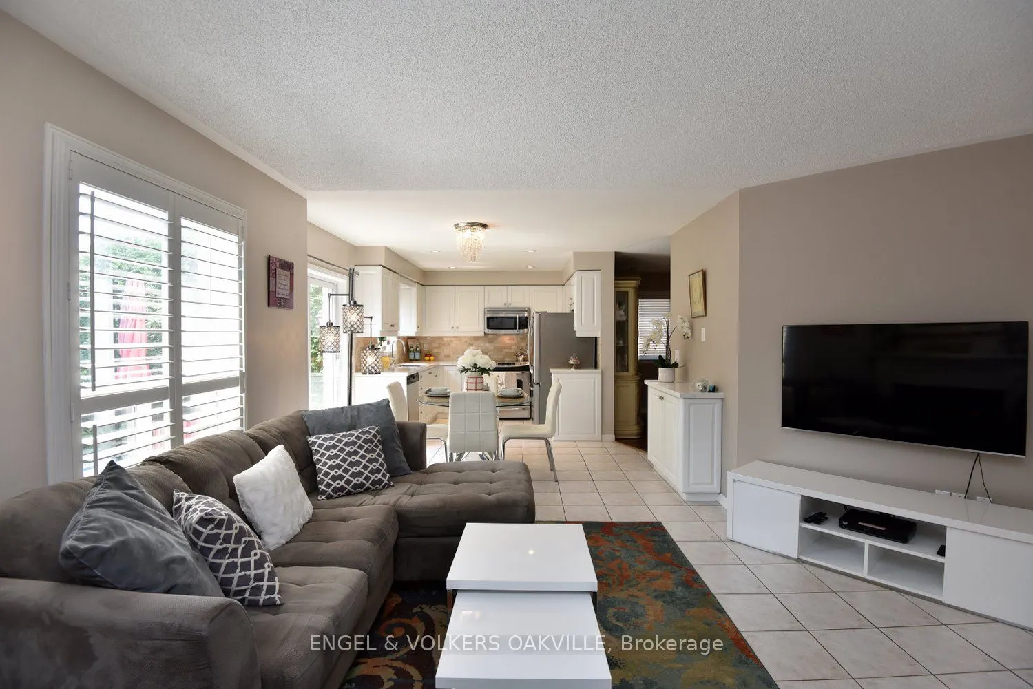 28 Waterwheel Crescent