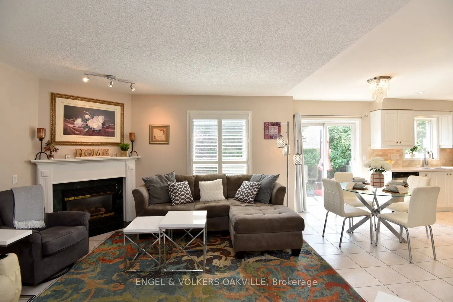 28 Waterwheel Crescent