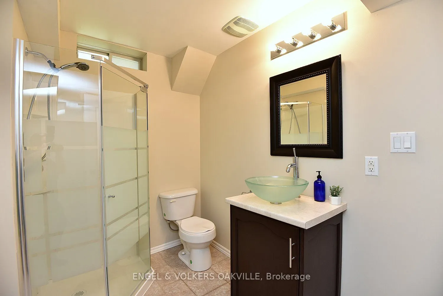 28 Waterwheel Crescent