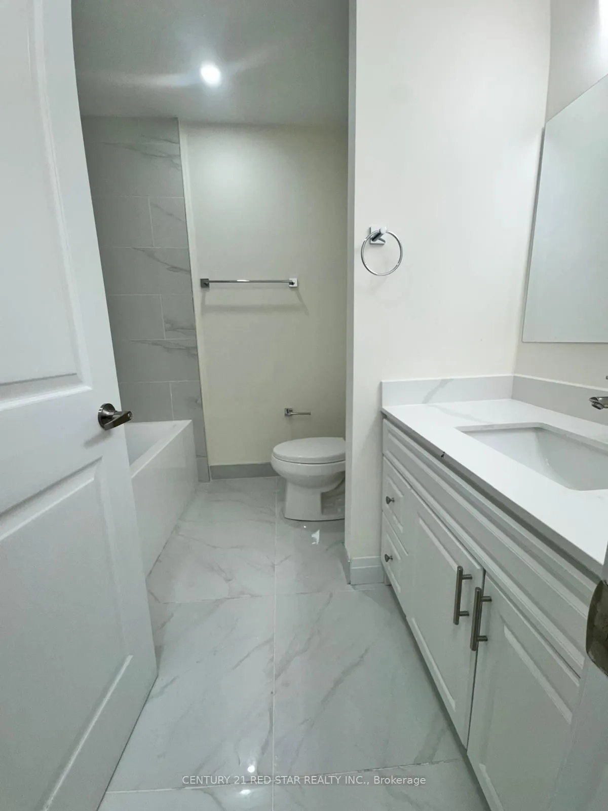 368 Dundas Street, #1