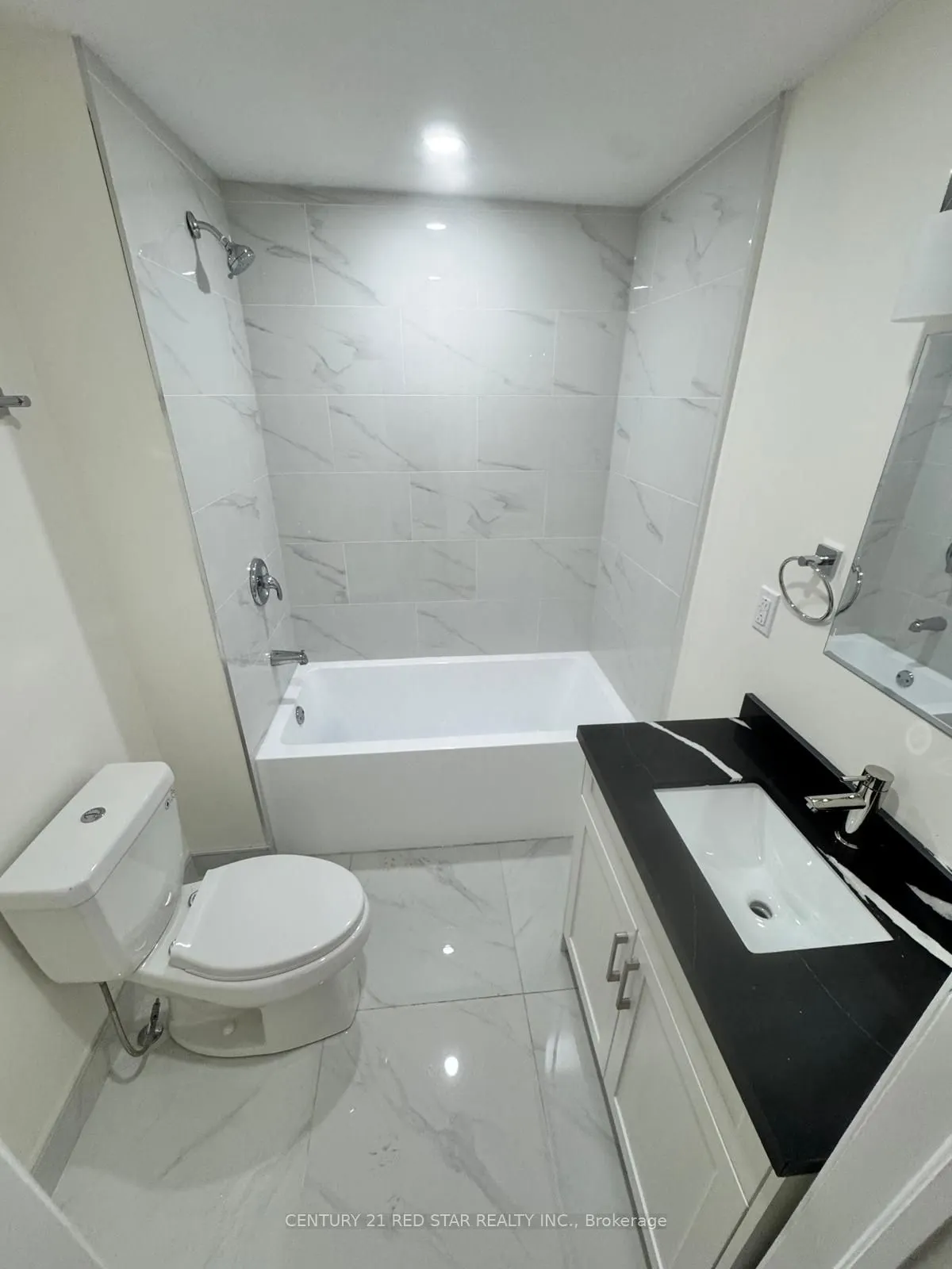 368 Dundas Street, #3