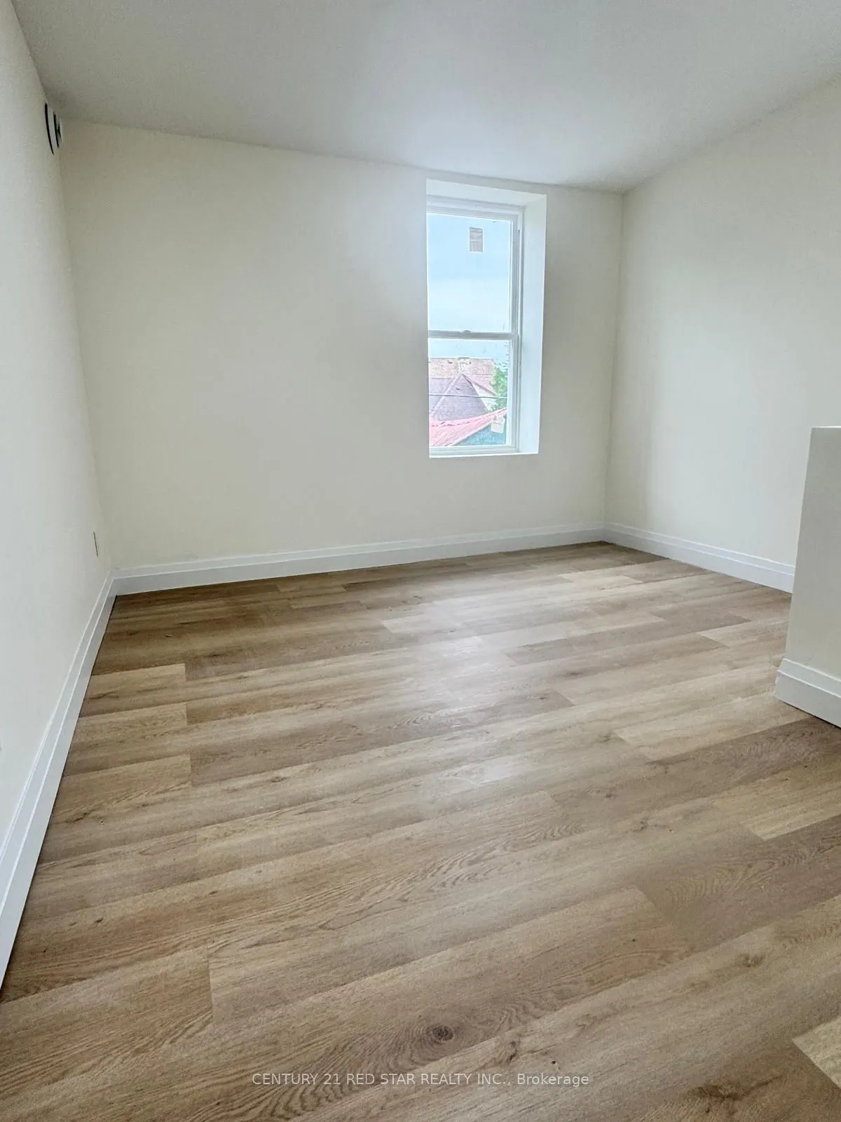 368 Dundas Street, #3