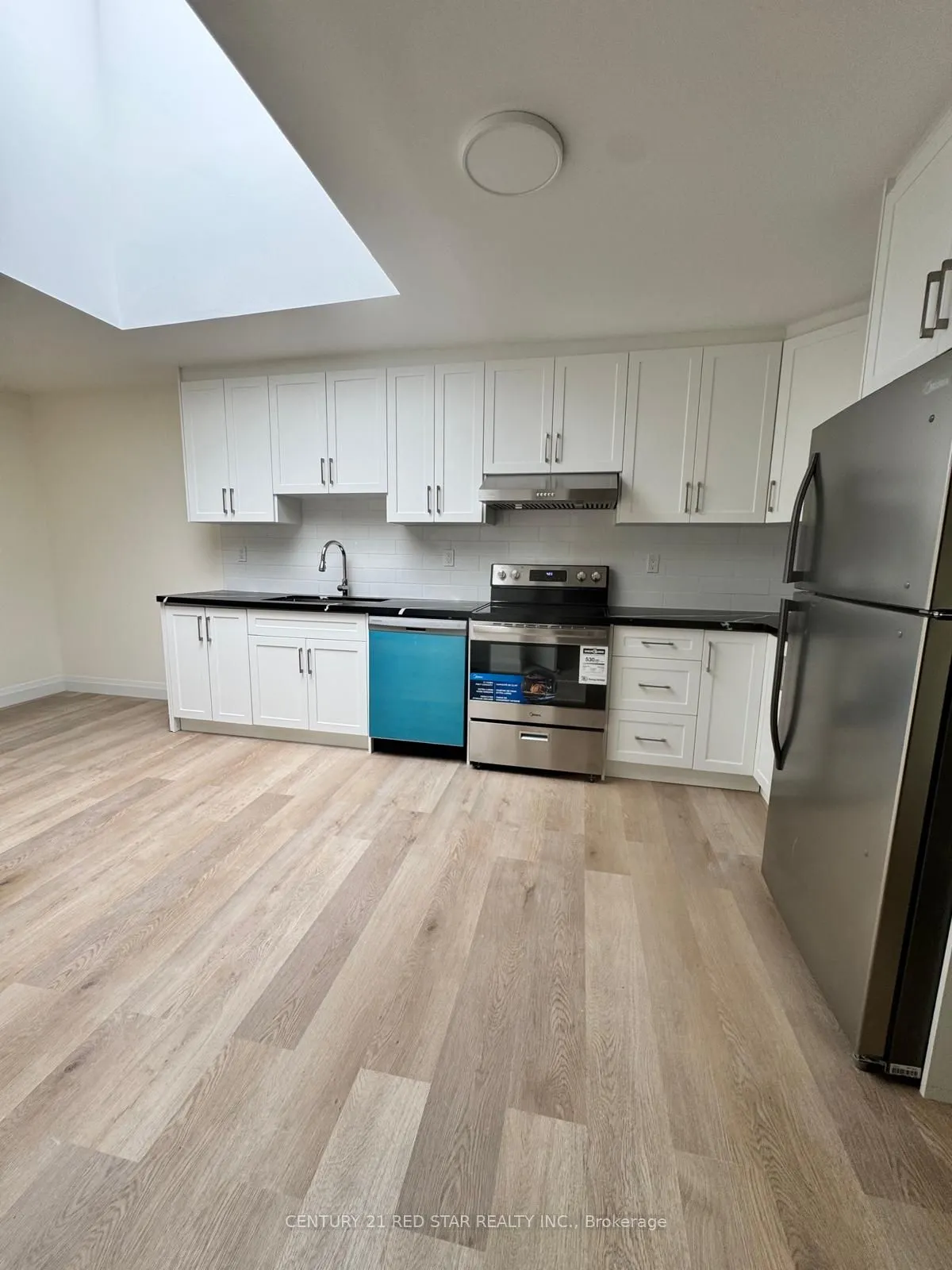 368 Dundas Street, #3
