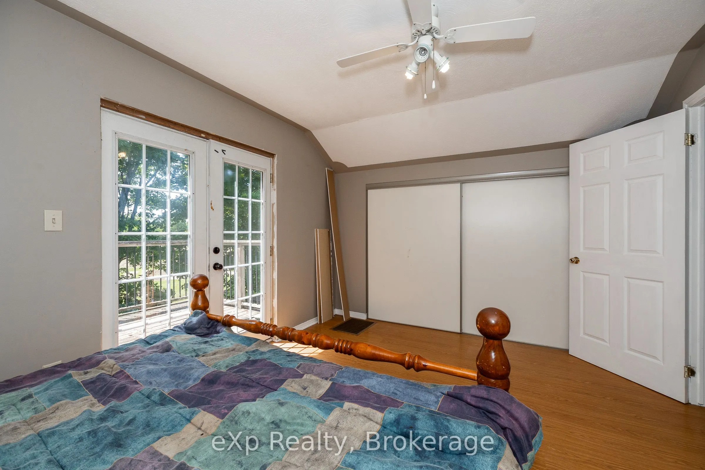 463086 Concession 24