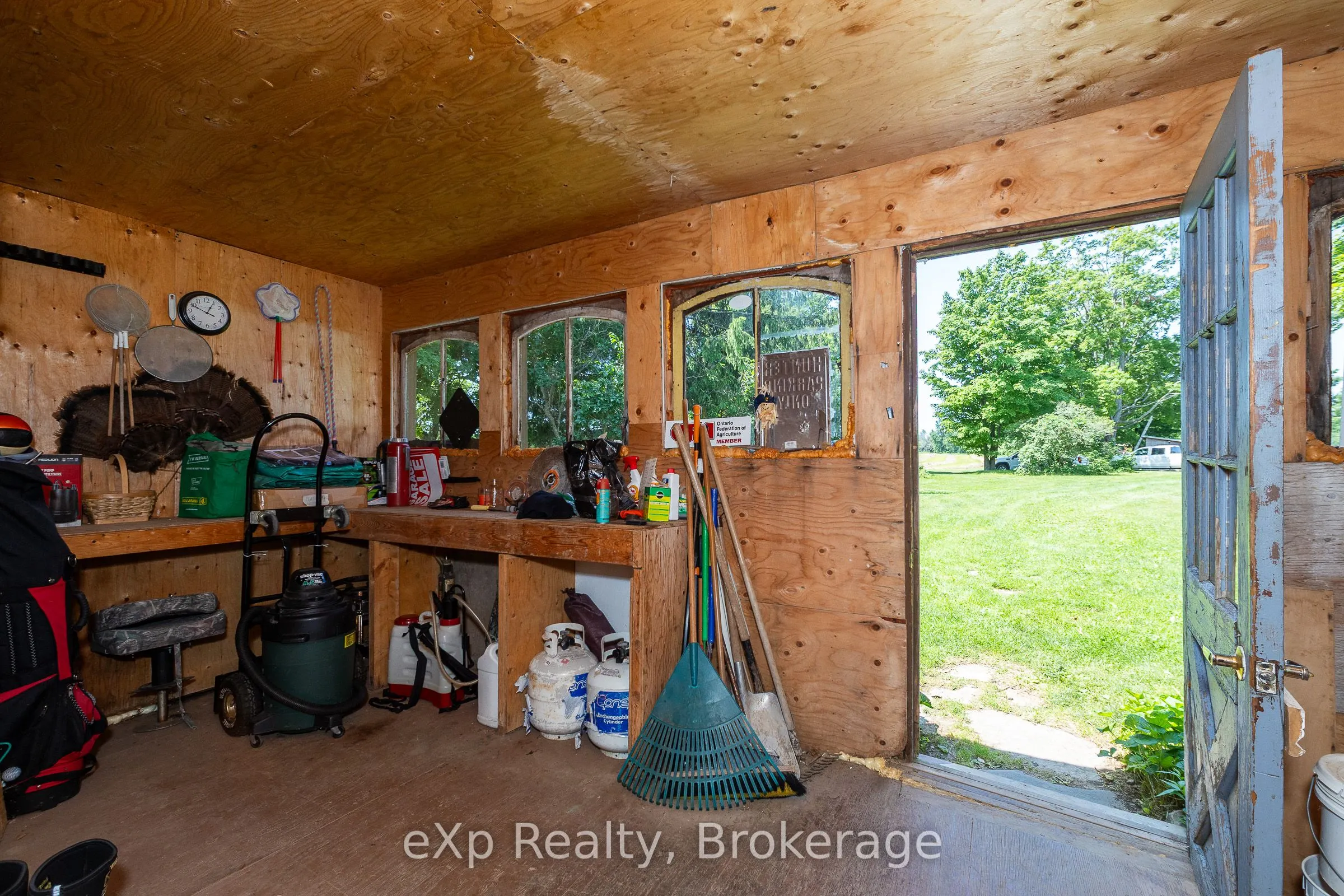 463086 Concession 24