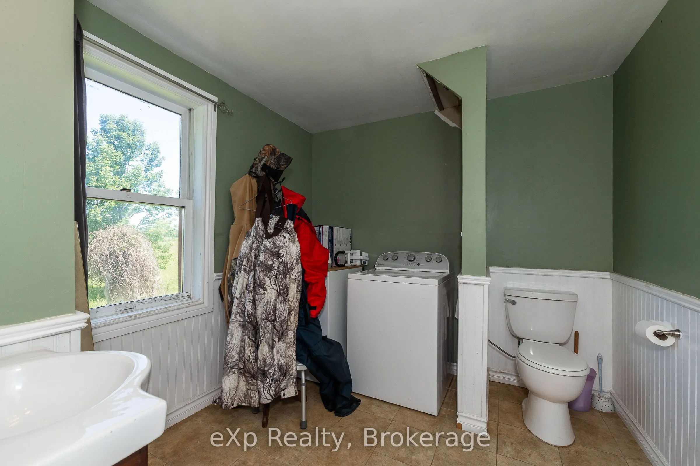 463086 Concession 24