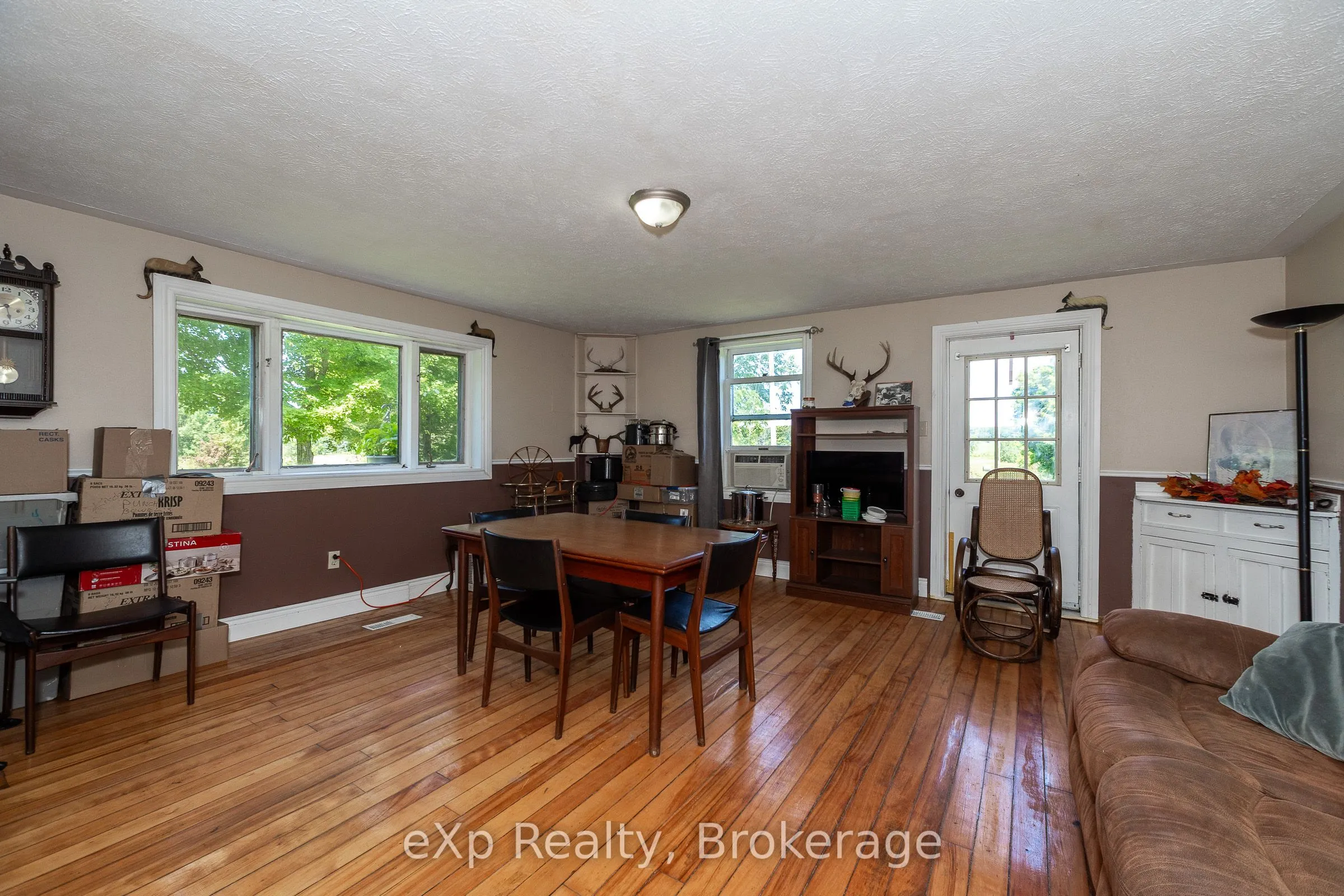 463086 Concession 24
