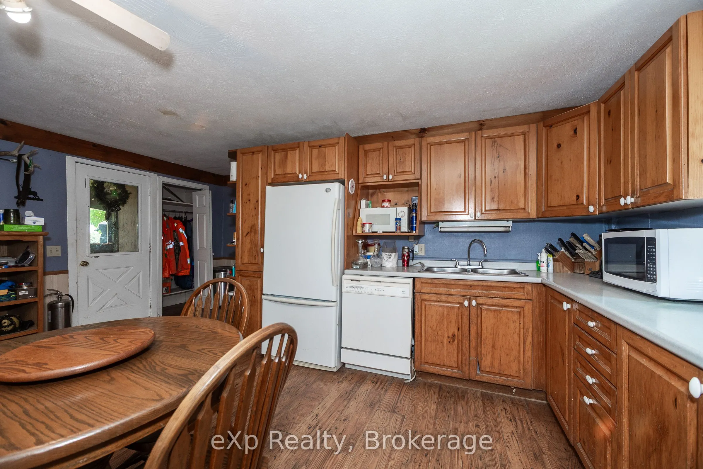 463086 Concession 24