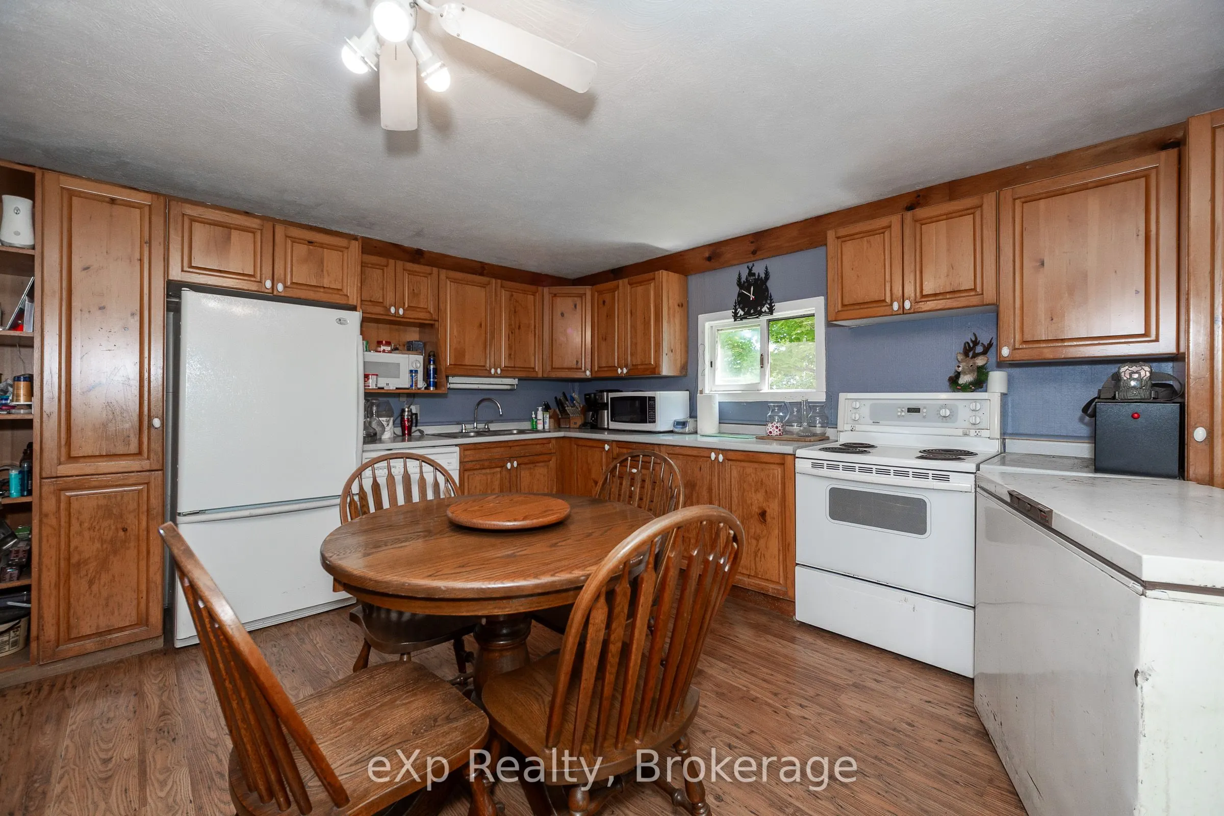 463086 Concession 24