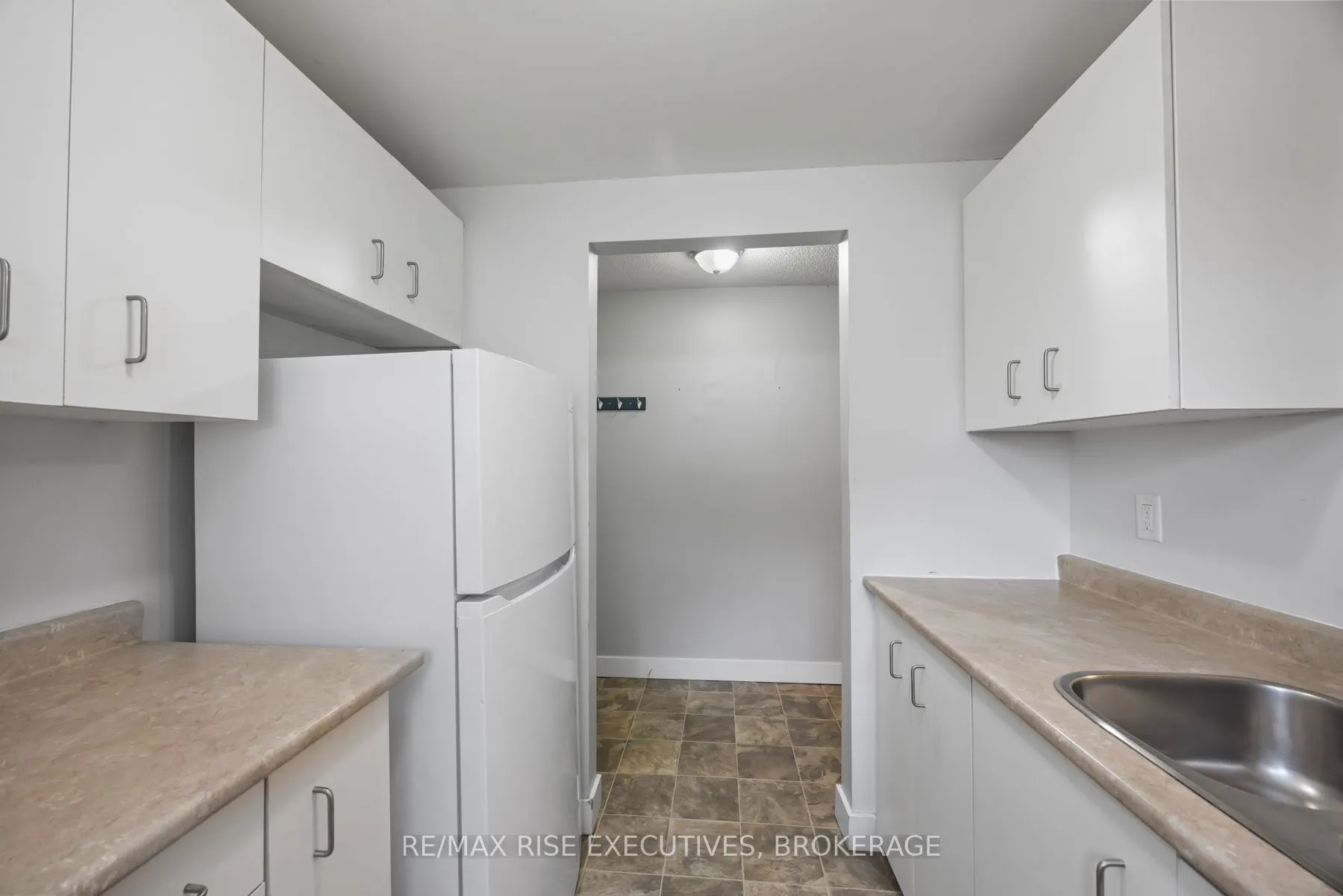 580 ARMSTRONG Road, #118