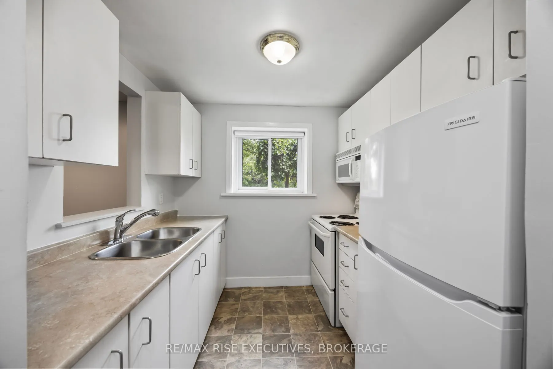 580 ARMSTRONG Road, #118