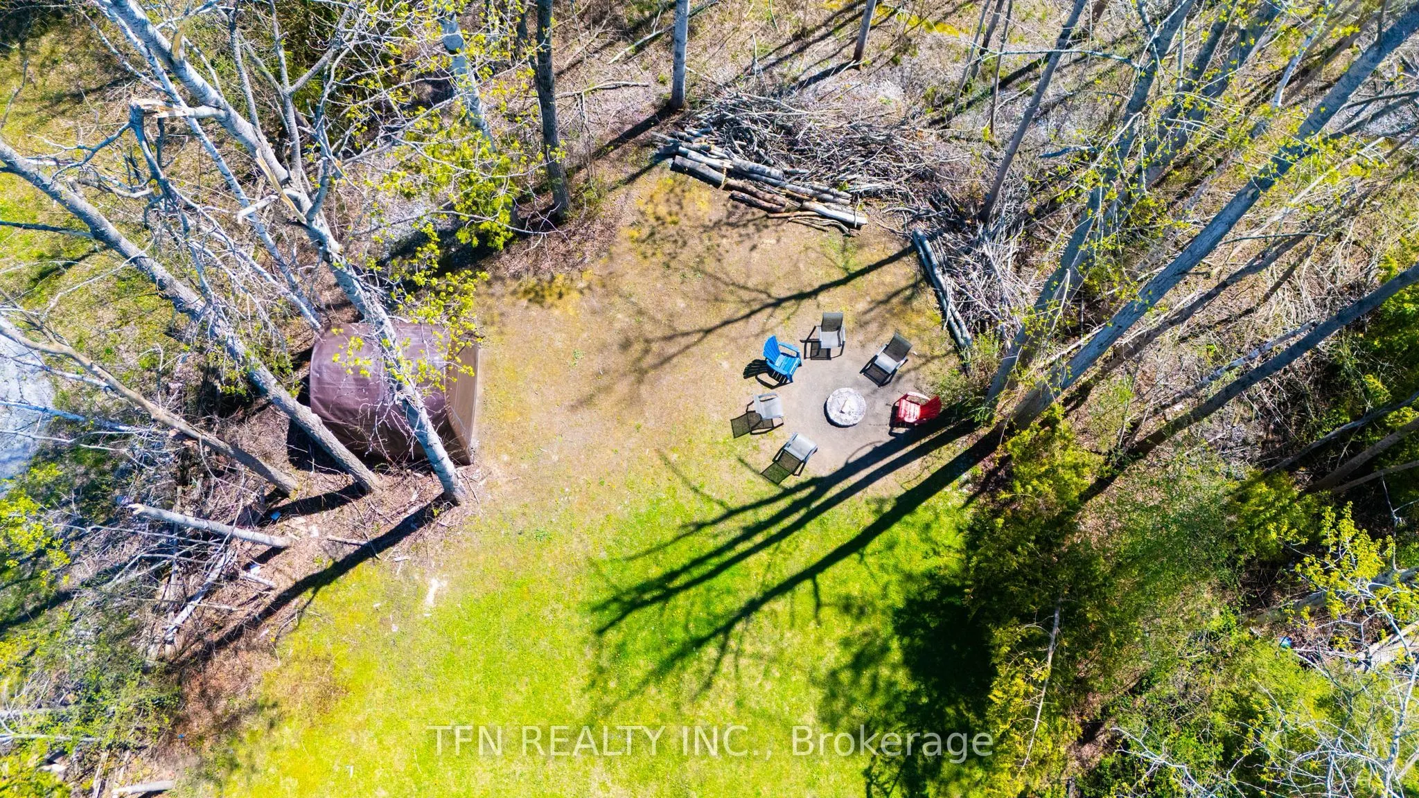 4 Pinewood Boulevard