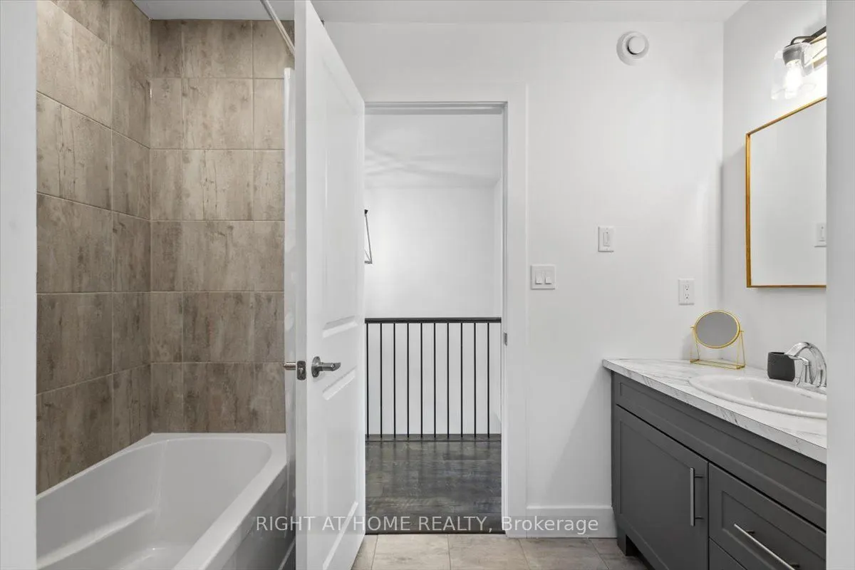 206 Yellow Birch Crescent