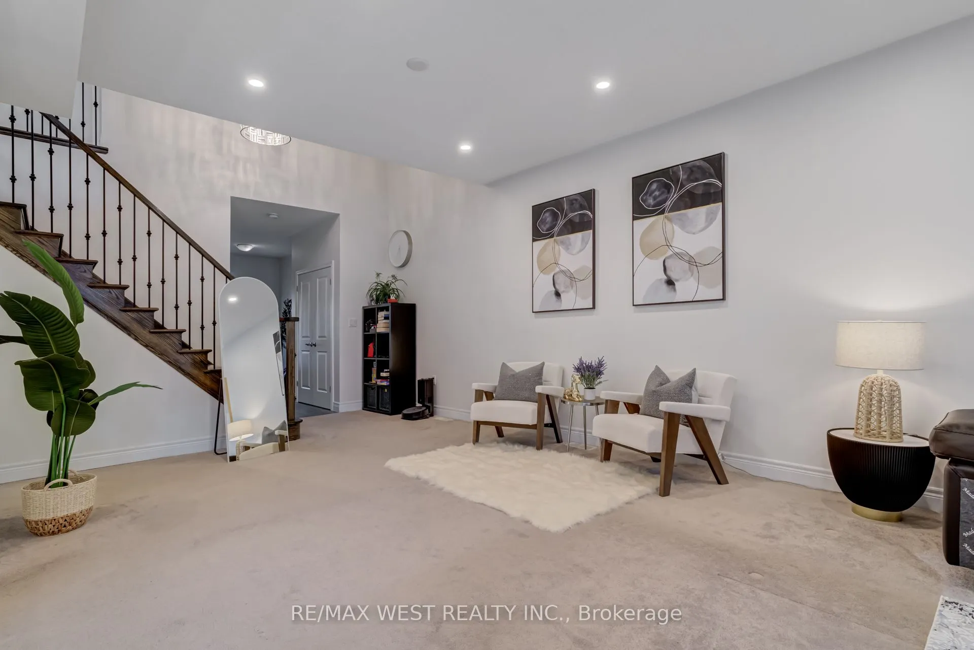 270 Dalgleish Trail