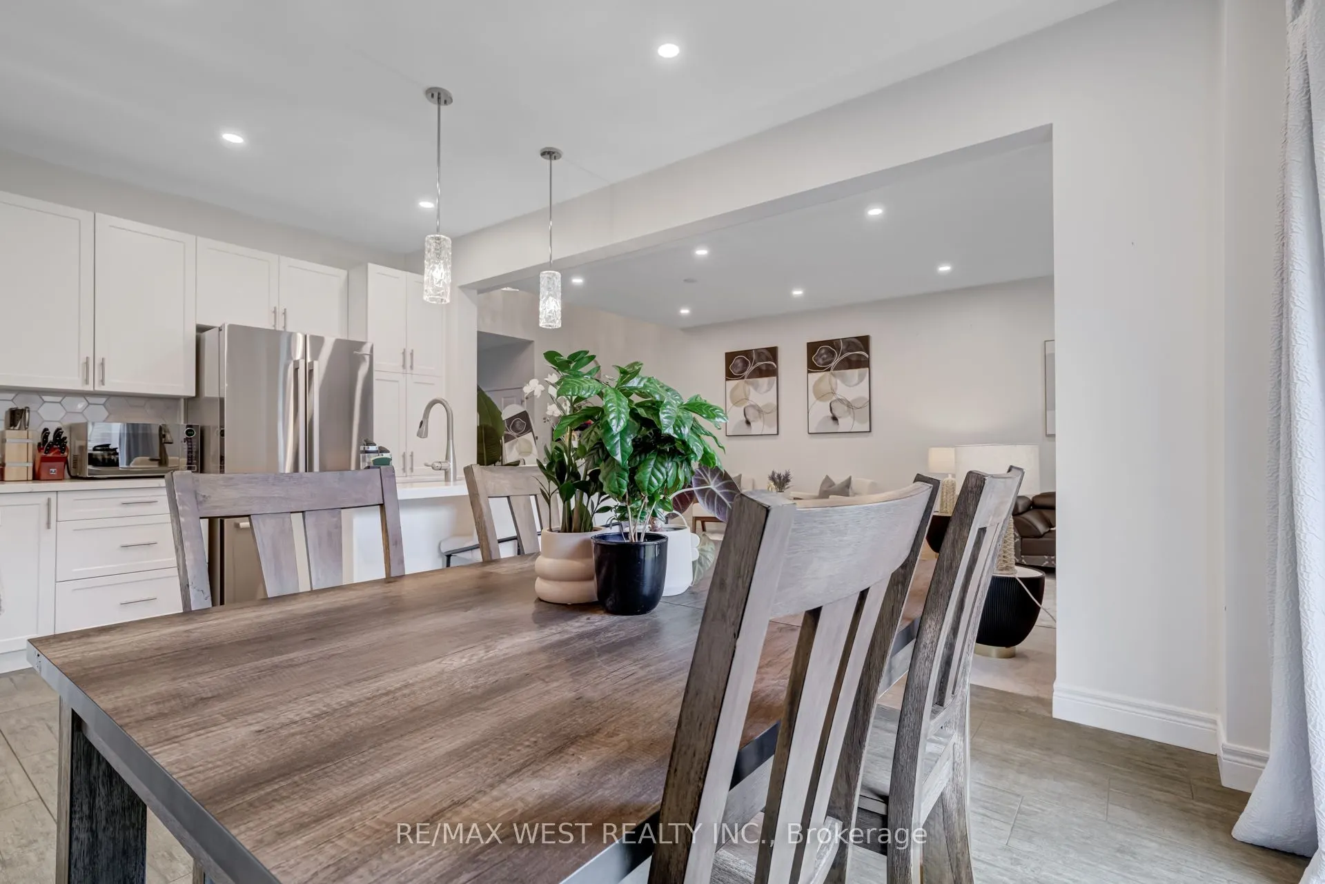 270 Dalgleish Trail