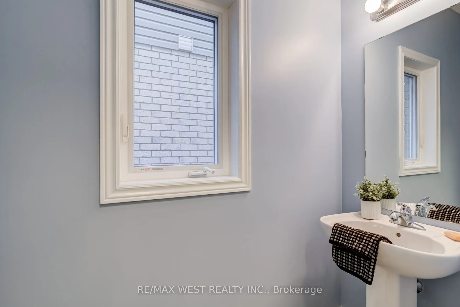 270 Dalgleish Trail