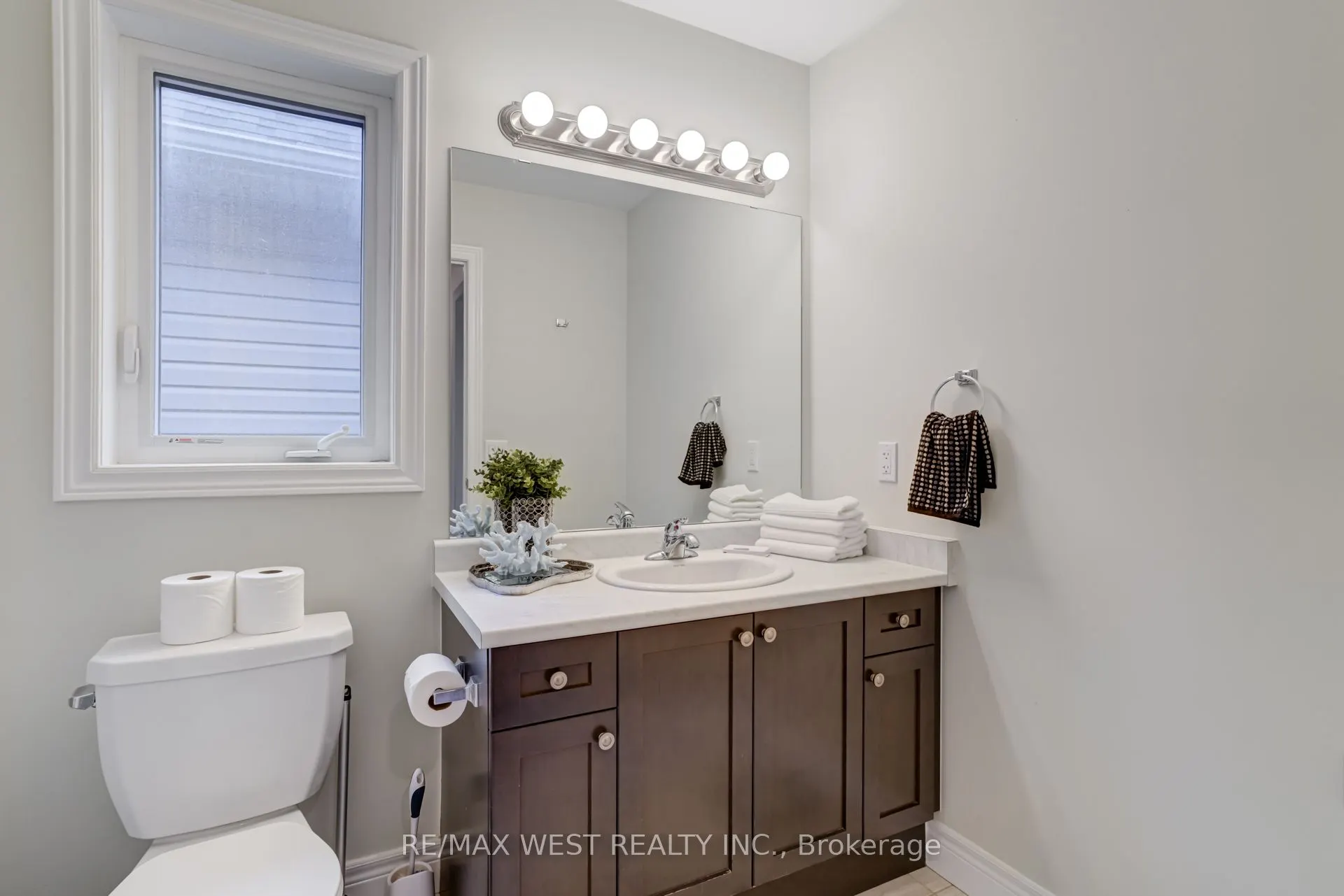 270 Dalgleish Trail
