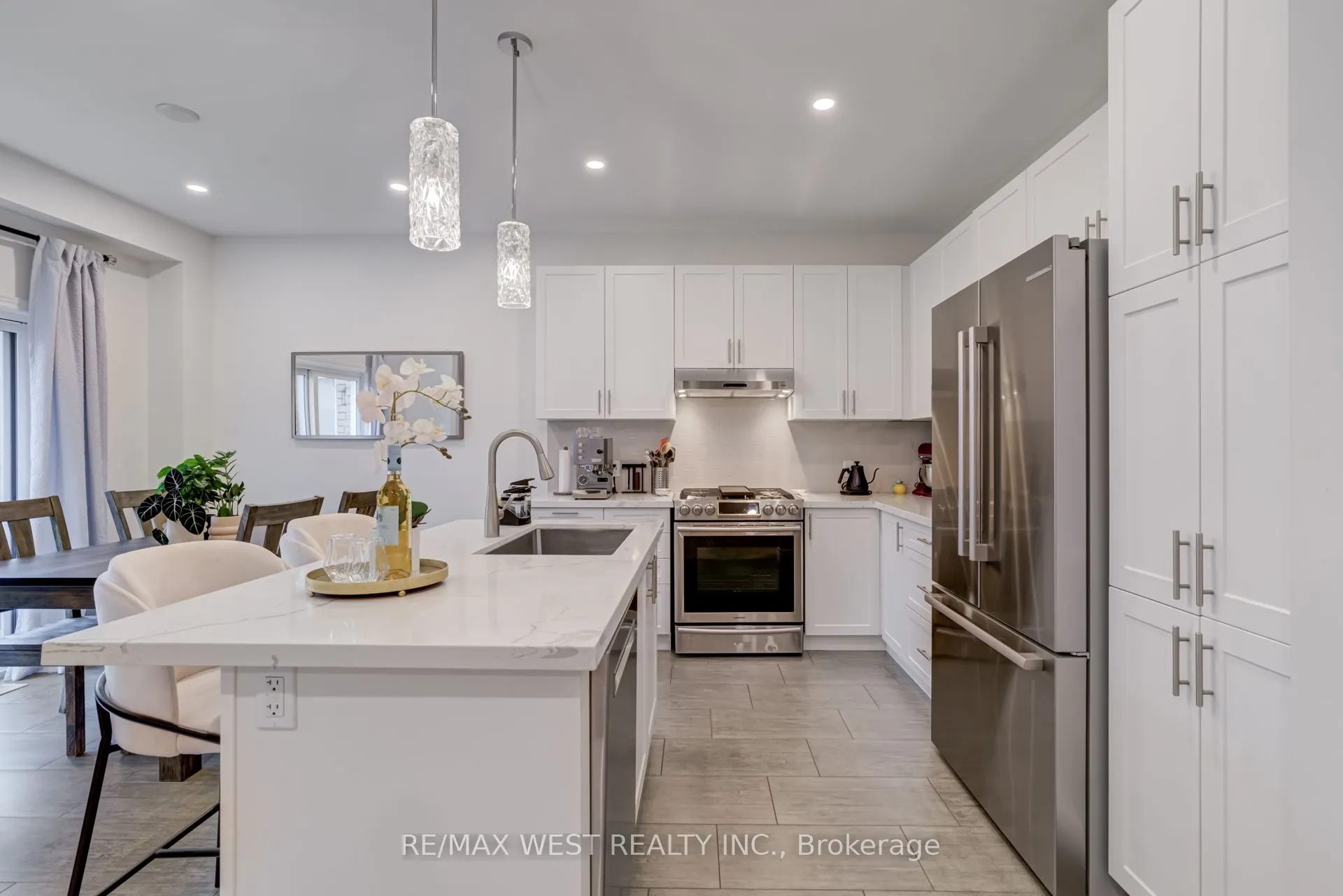 270 Dalgleish Trail