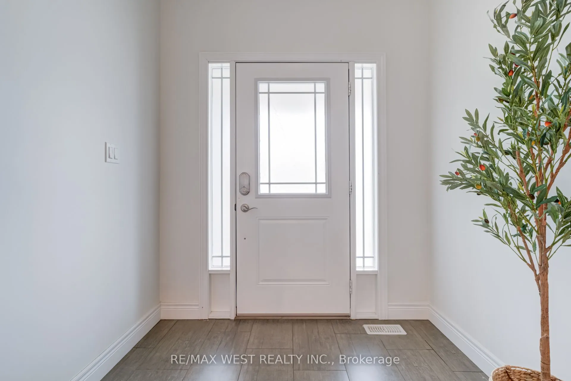 270 Dalgleish Trail