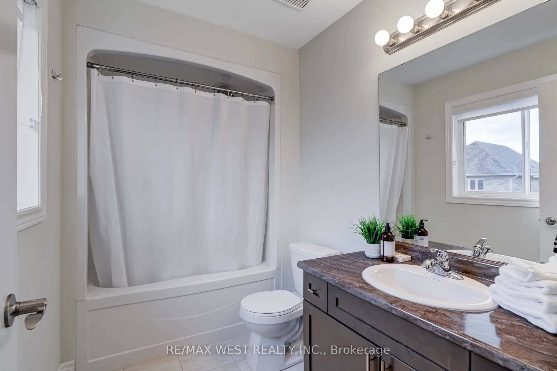 270 Dalgleish Trail