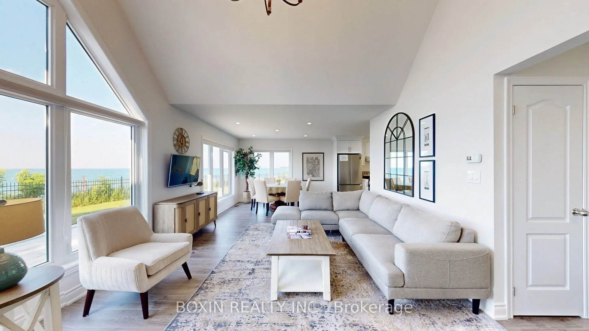 4845 North Service Road