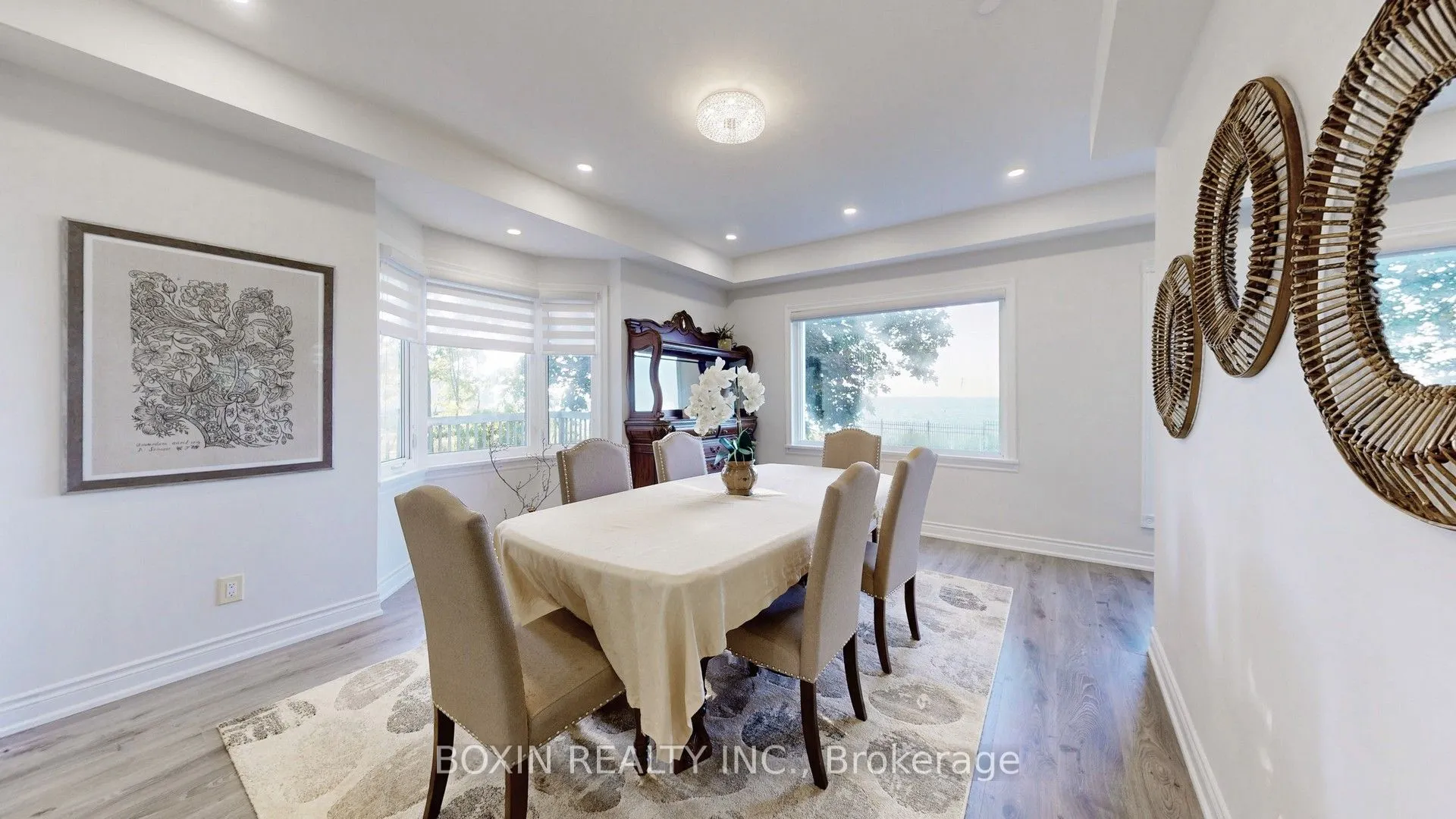 4845 North Service Road