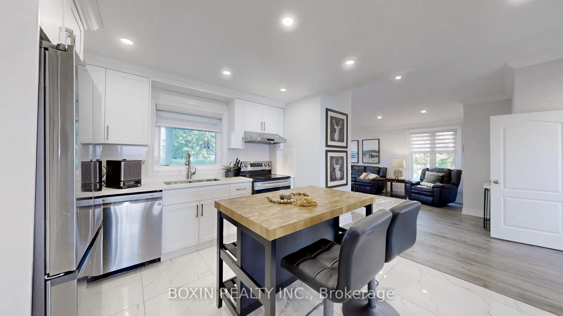 4845 North Service Road