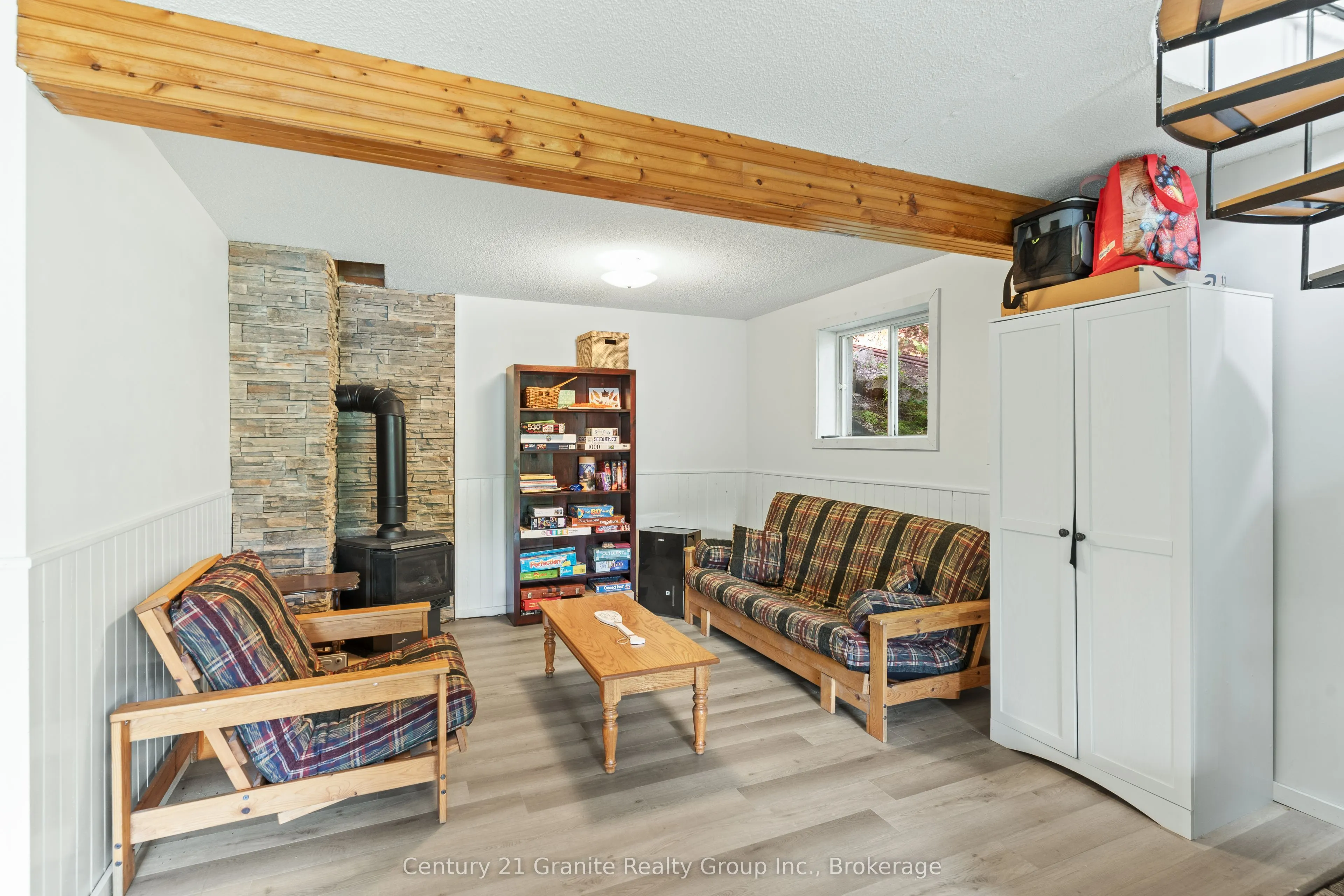 1225 Rowbotham Lane