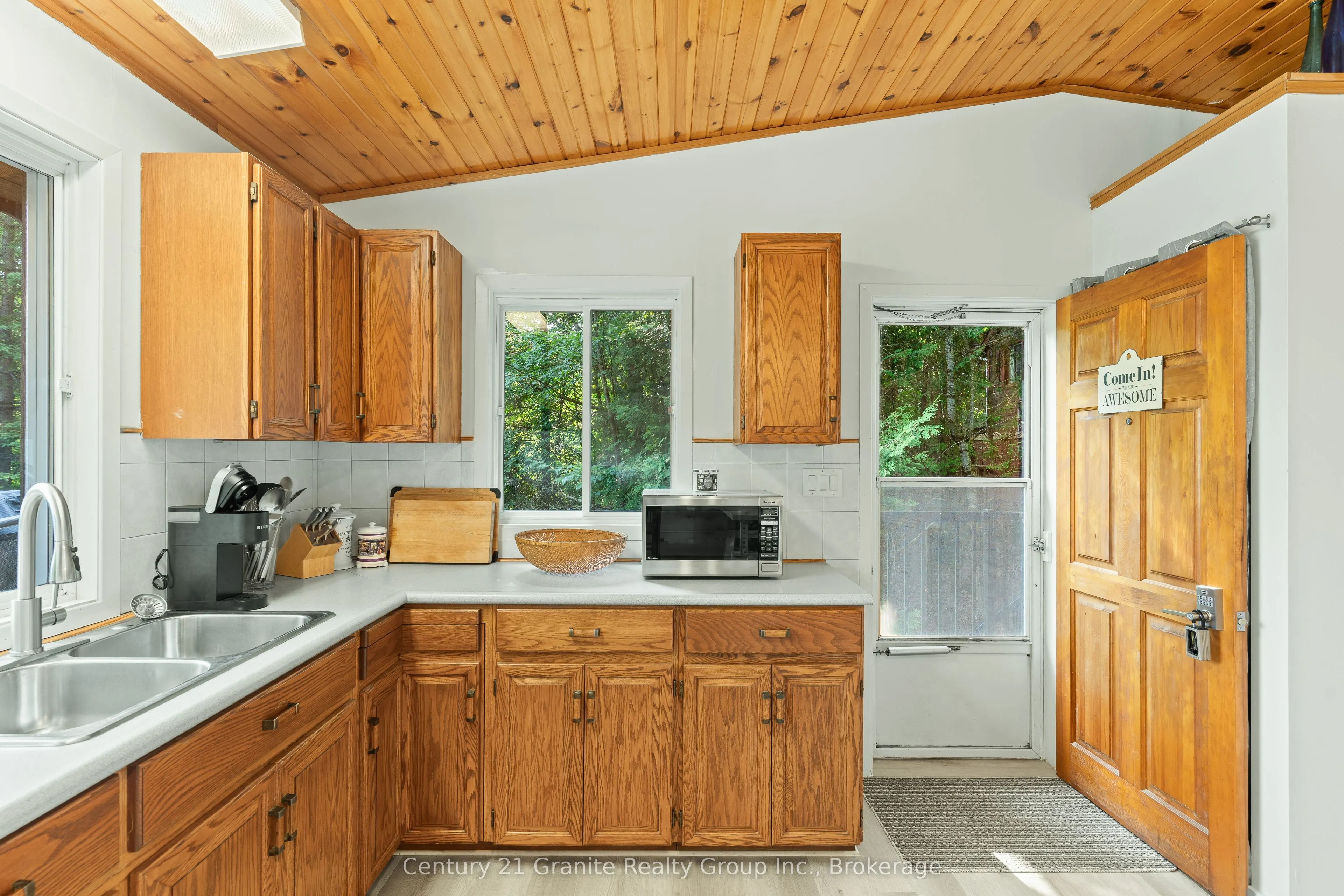 1225 Rowbotham Lane