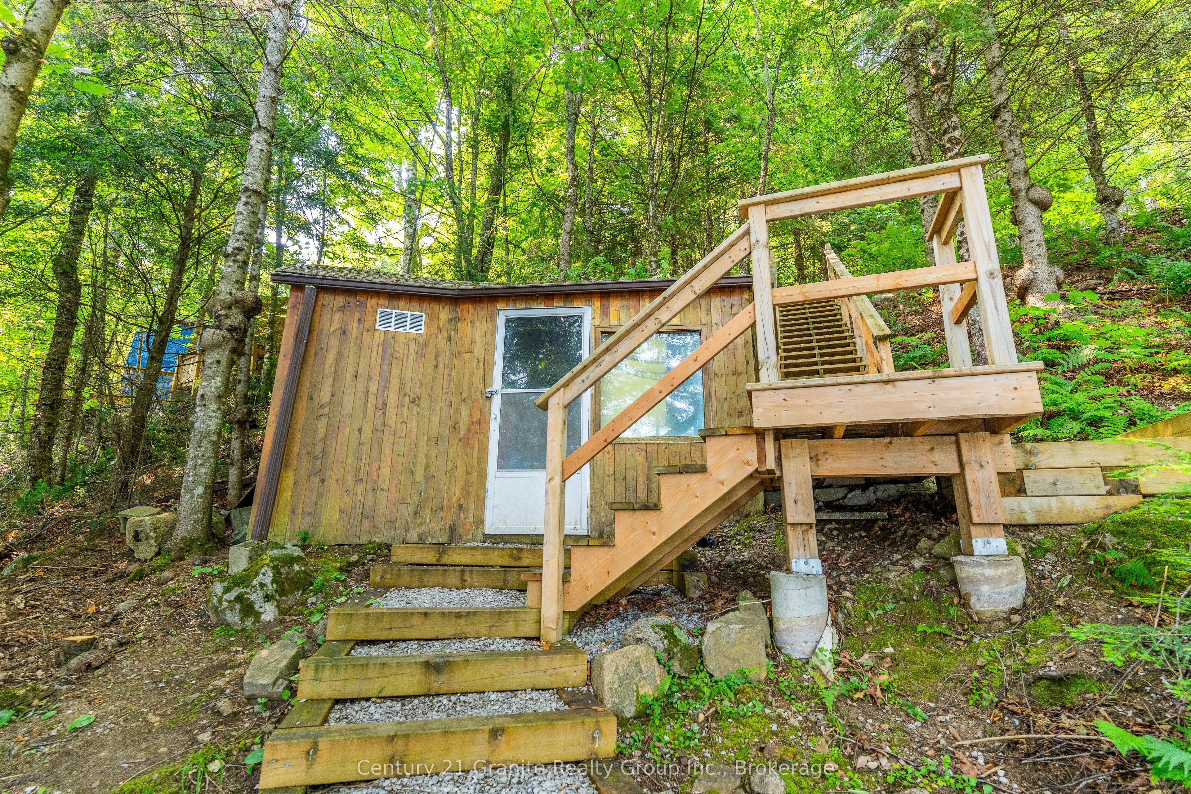 1225 Rowbotham Lane