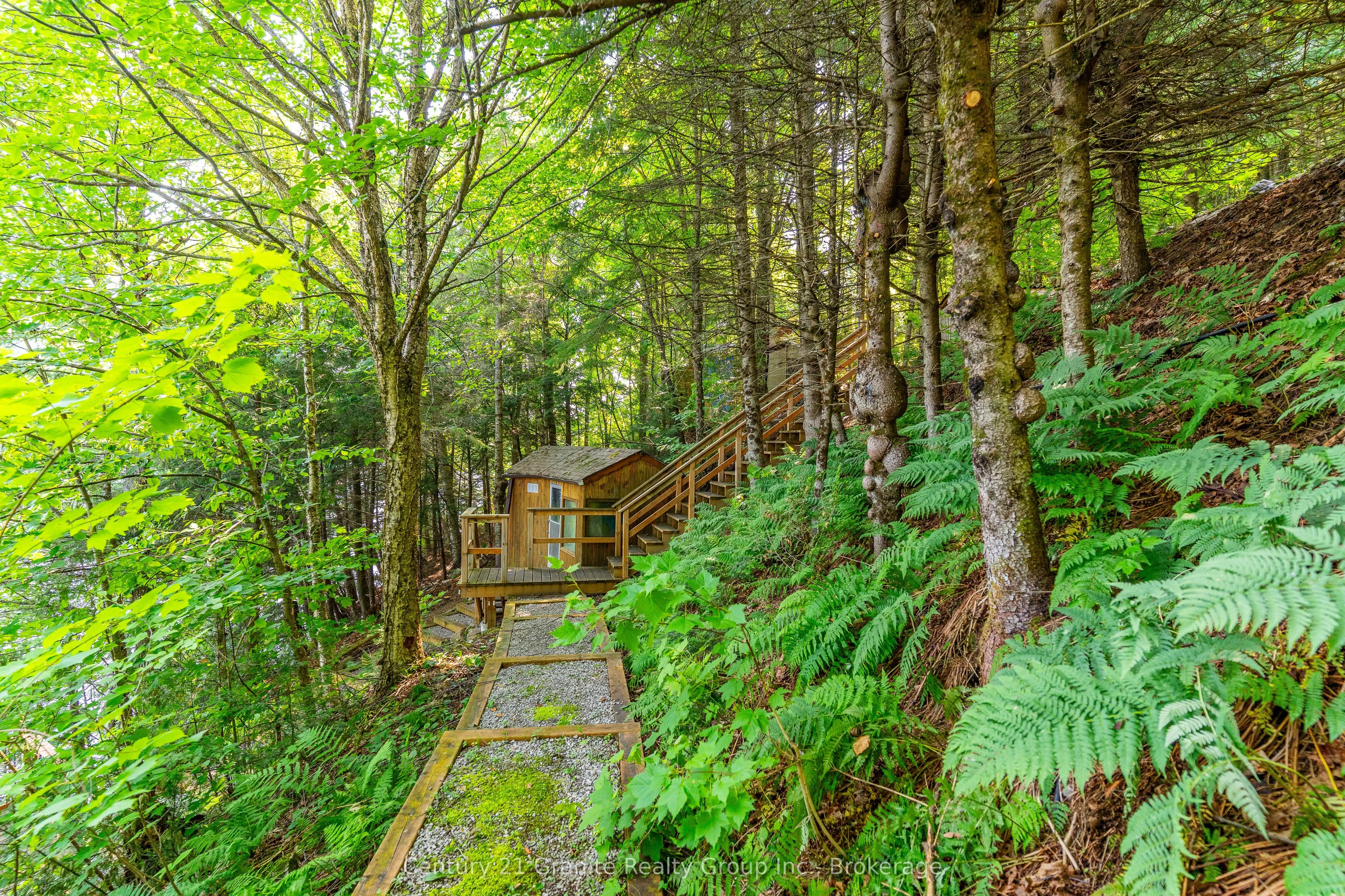 1225 Rowbotham Lane