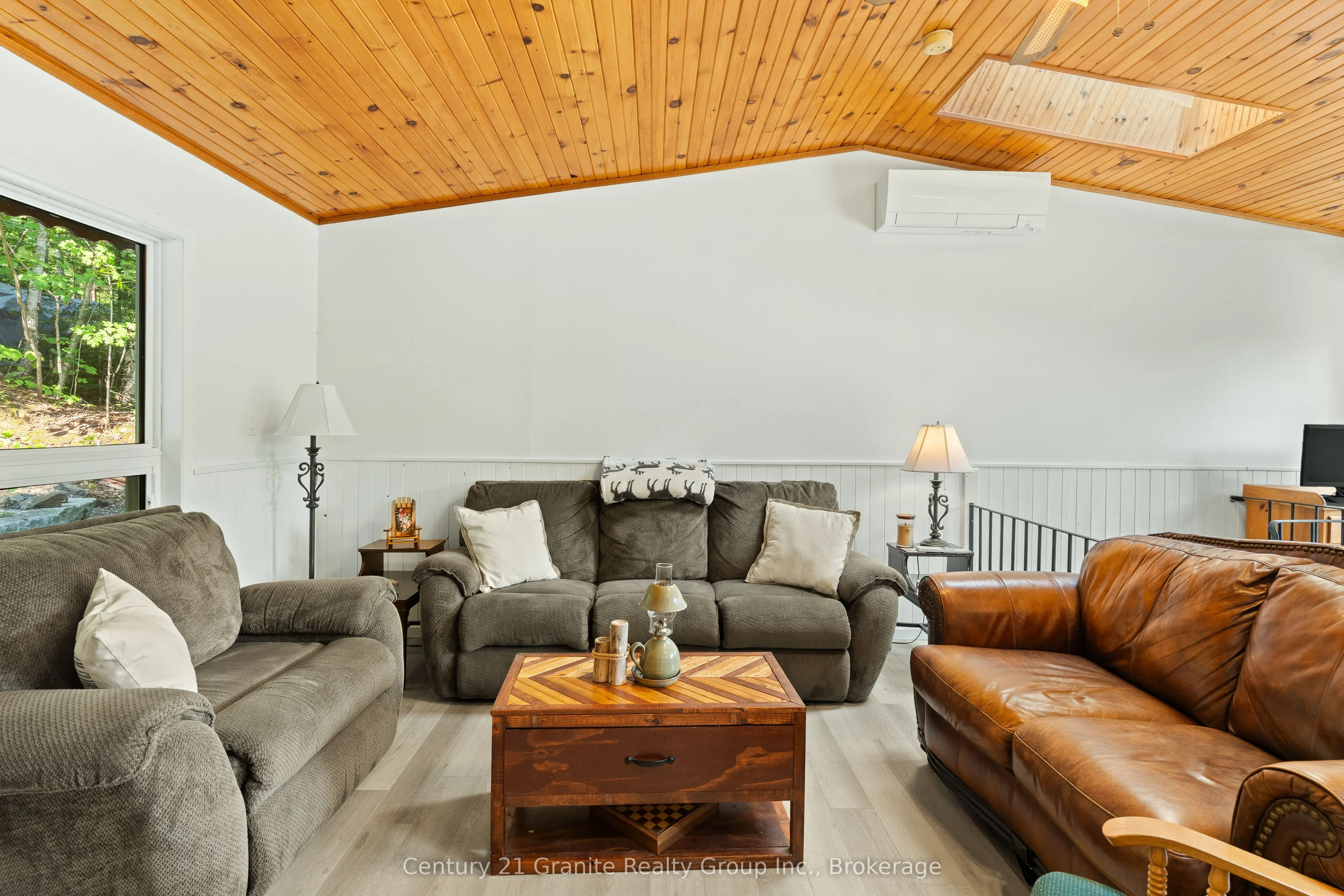 1225 Rowbotham Lane