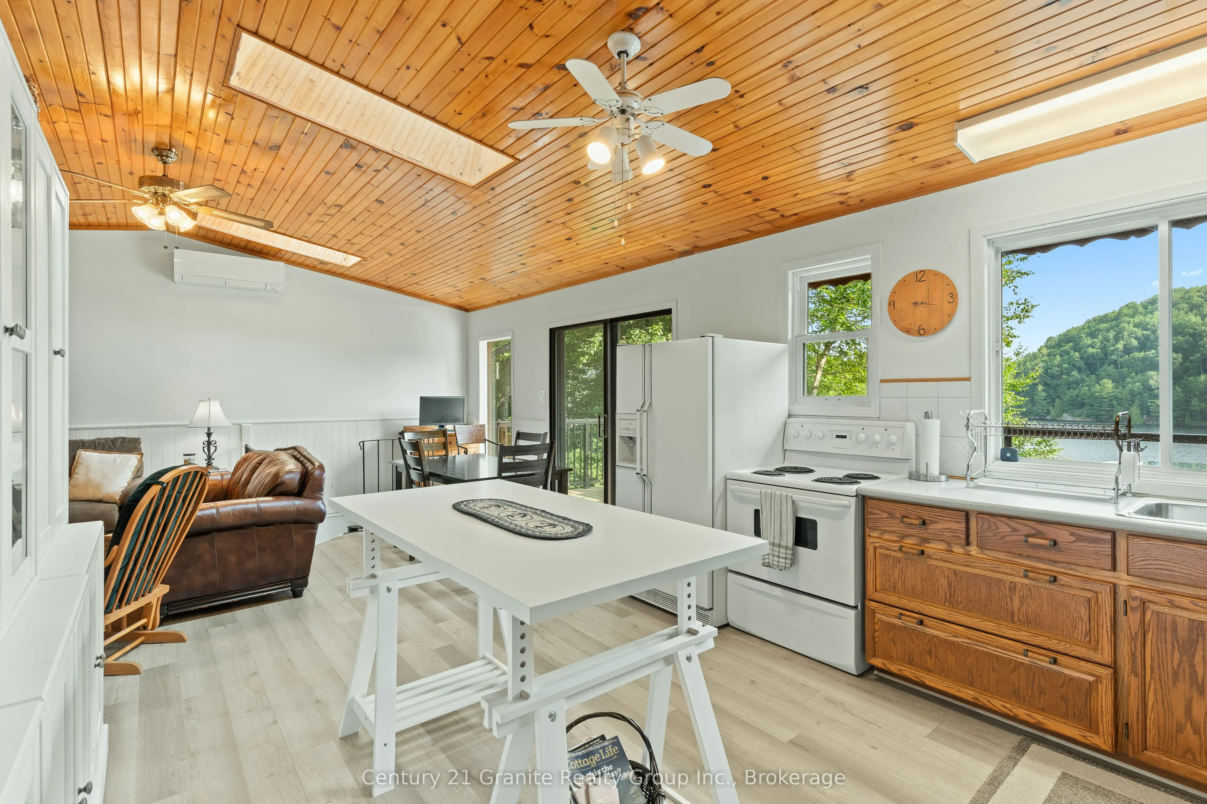 1225 Rowbotham Lane