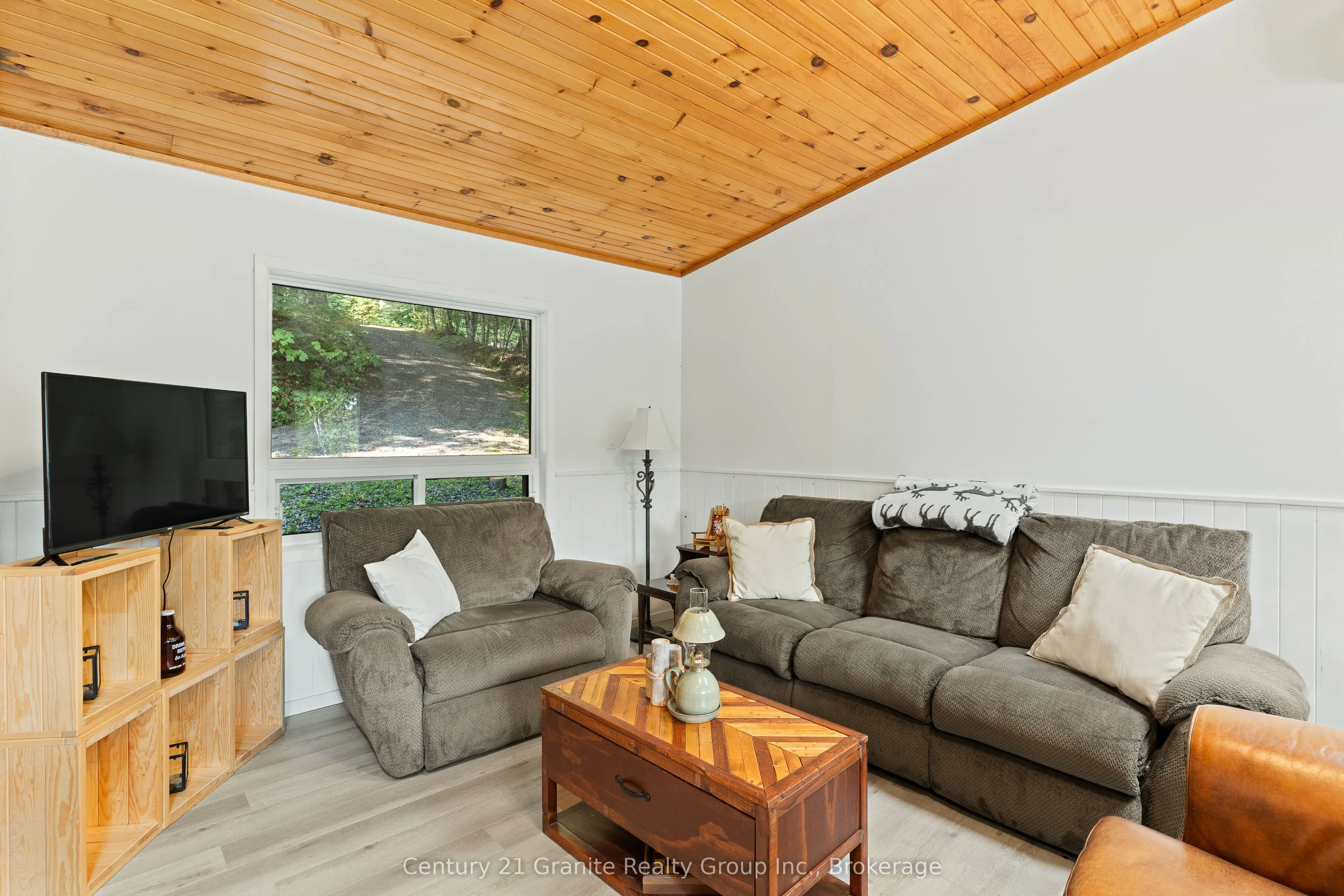 1225 Rowbotham Lane