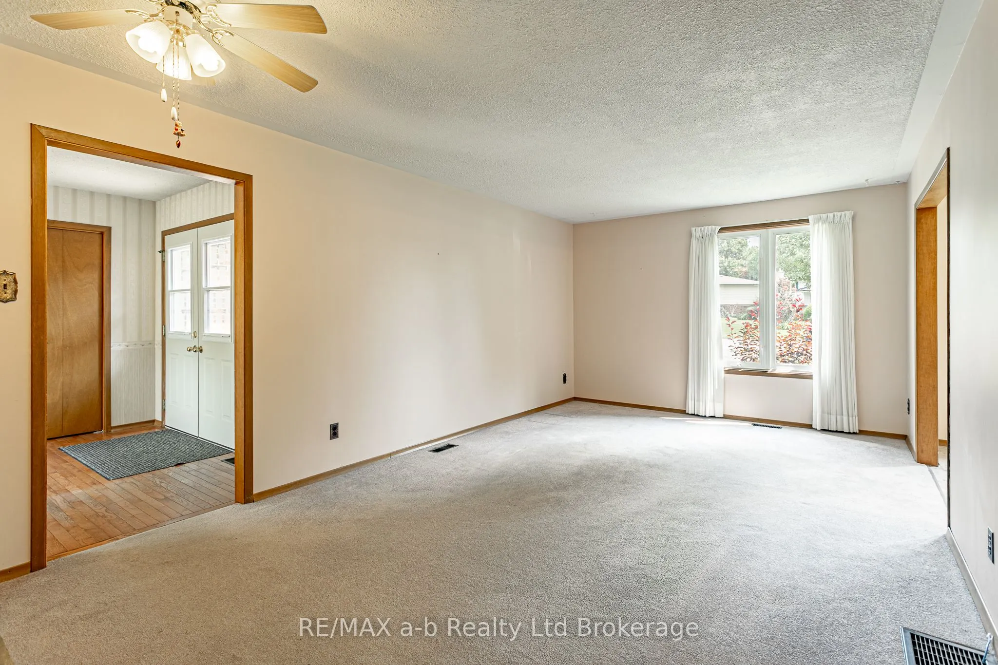 6 Kirwin Drive