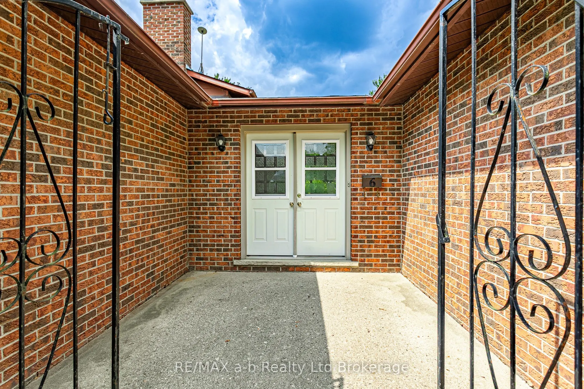 6 Kirwin Drive