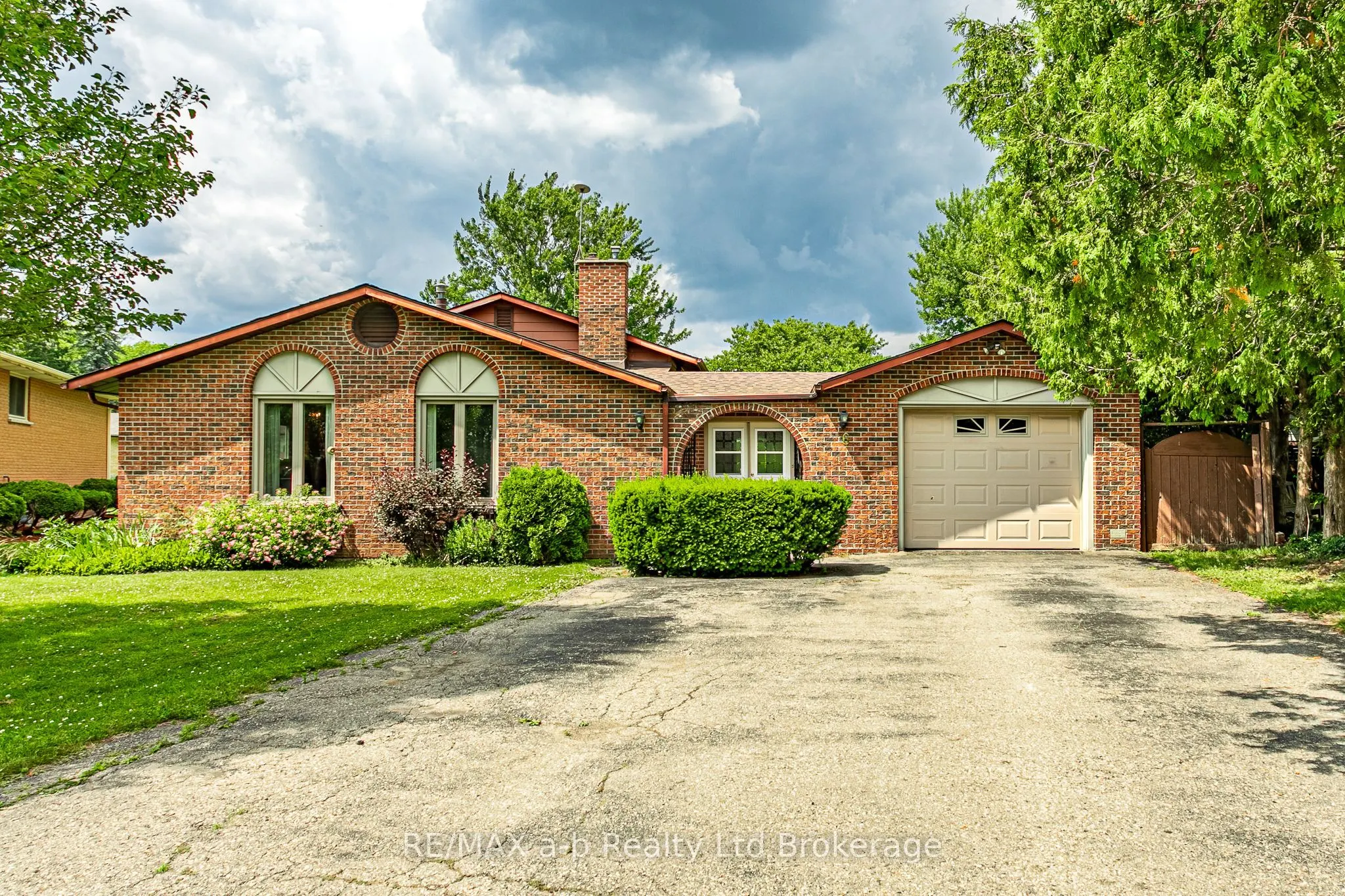 6 Kirwin Drive