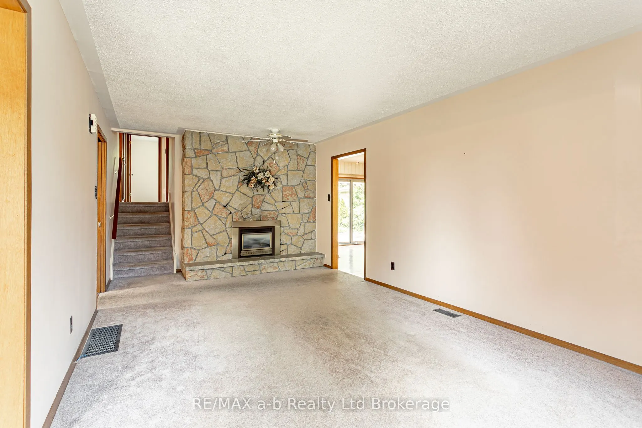 6 Kirwin Drive