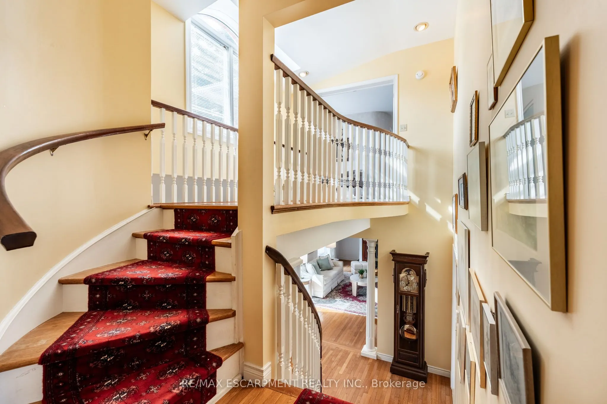 887 MONTGOMERY Drive